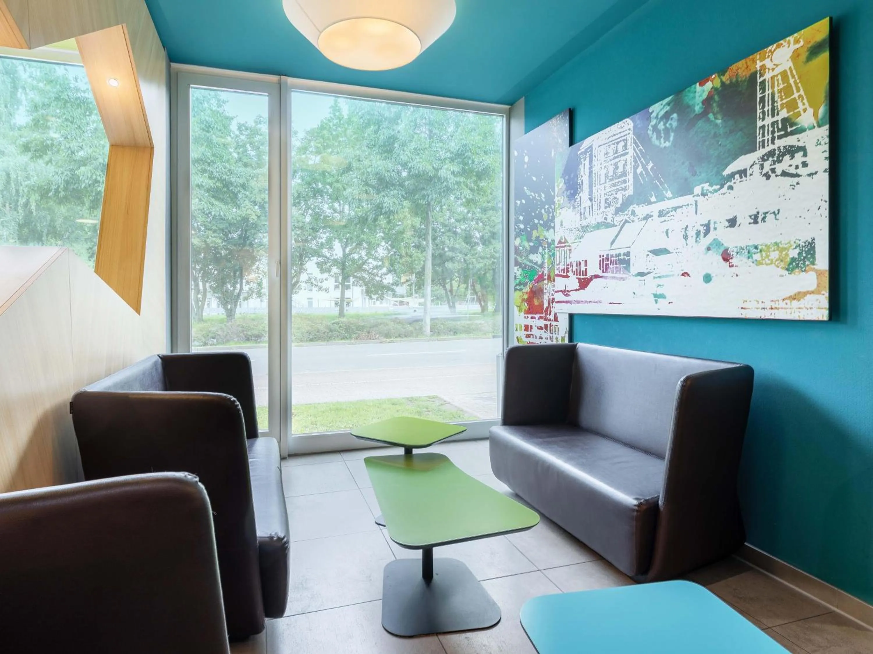 Lobby or reception in B&B Hotel Mülheim an der Ruhr