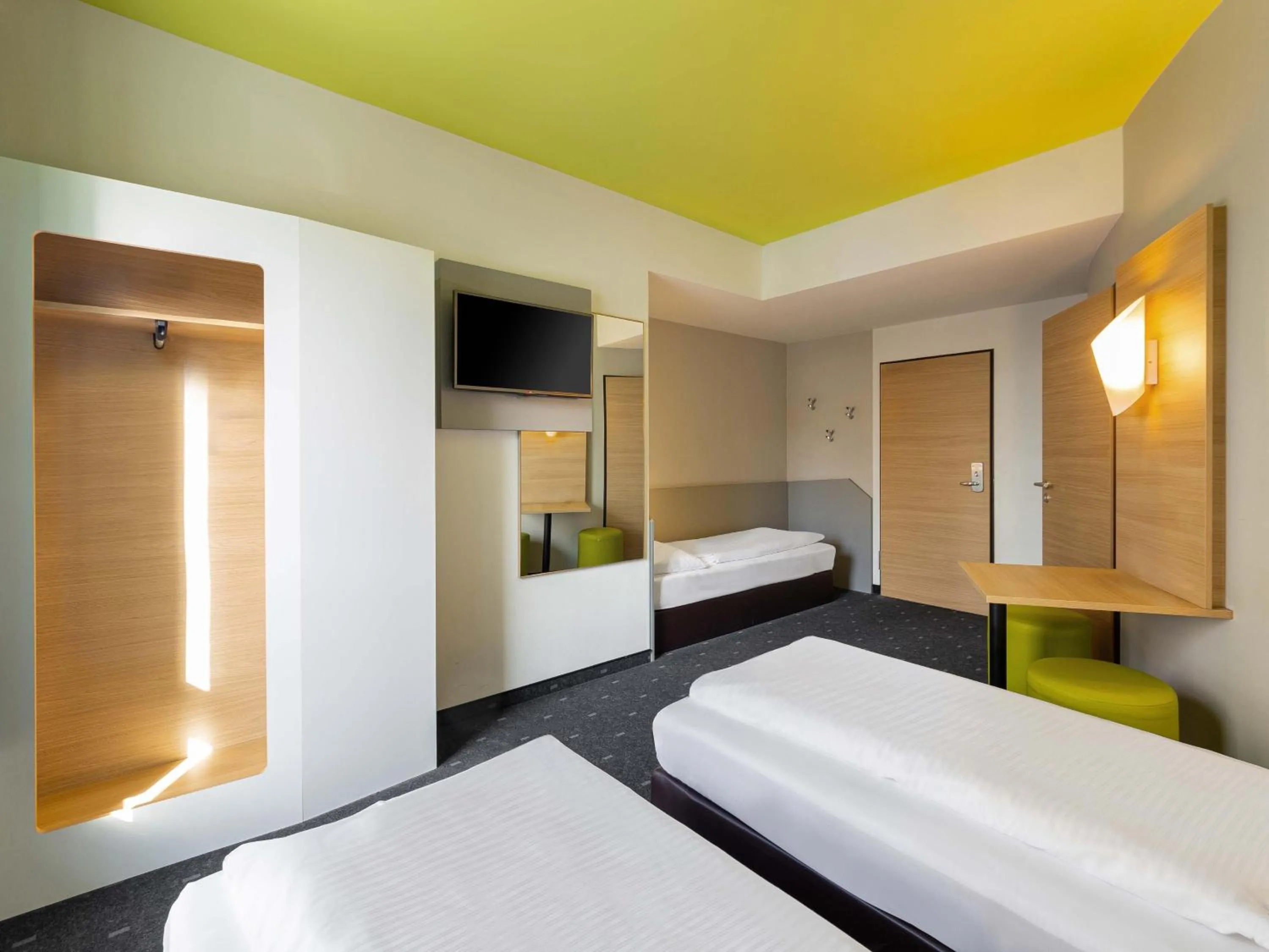 Photo of the whole room, Bed in B&B Hotel Mülheim an der Ruhr