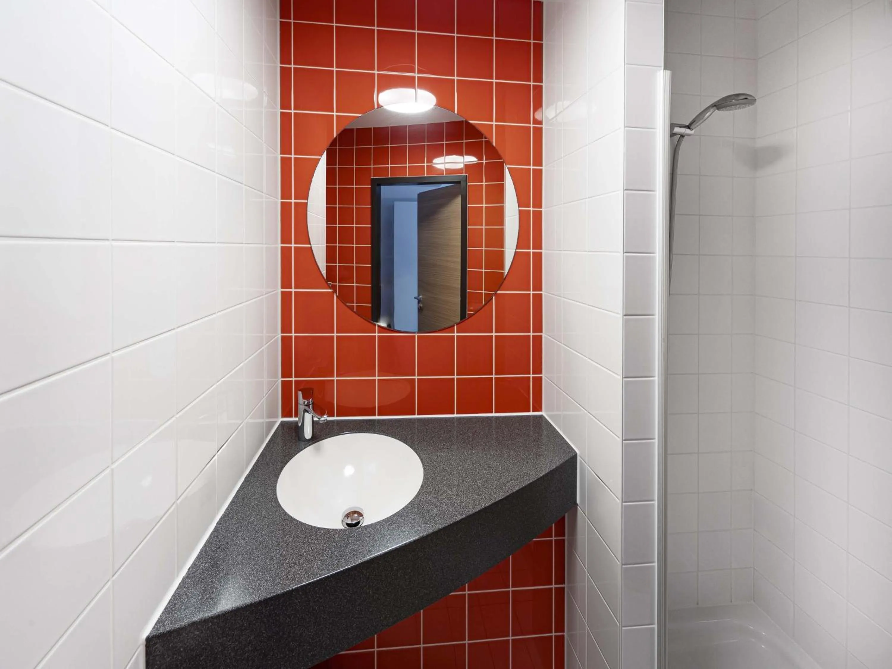 Shower in B&B Hotel Leipzig-City