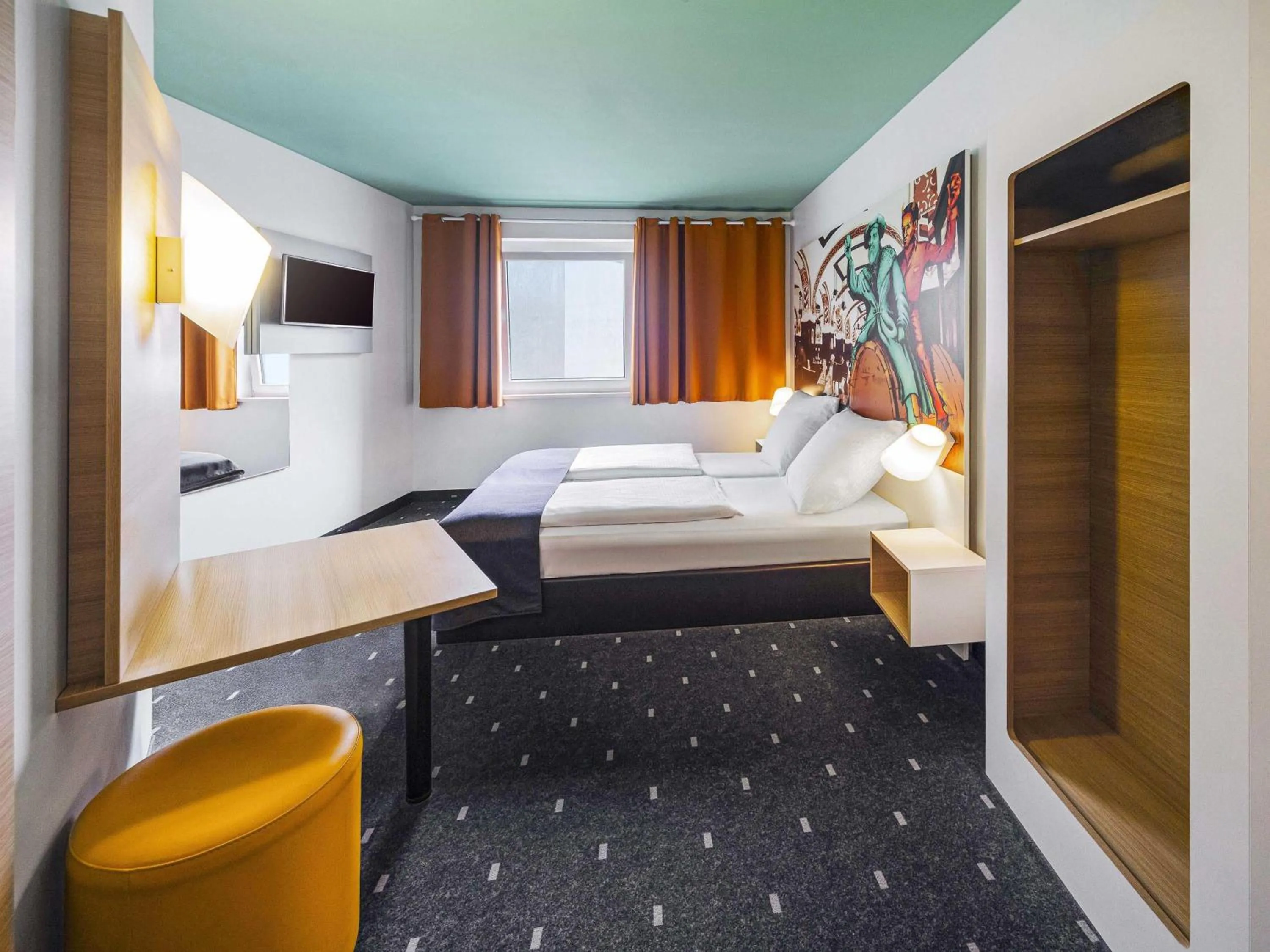 Photo of the whole room, Bed in B&B Hotel Leipzig-City