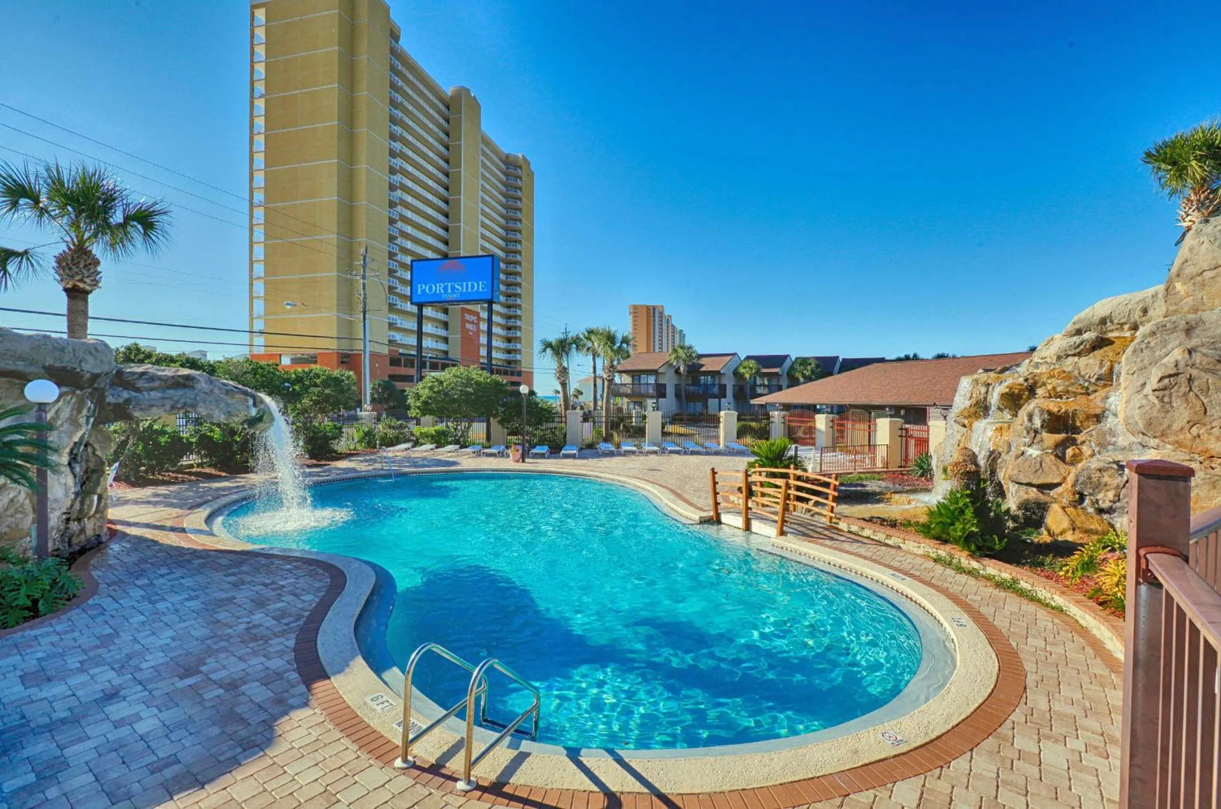 Hot Tub in Portside Resort by Panhandle Getaways
