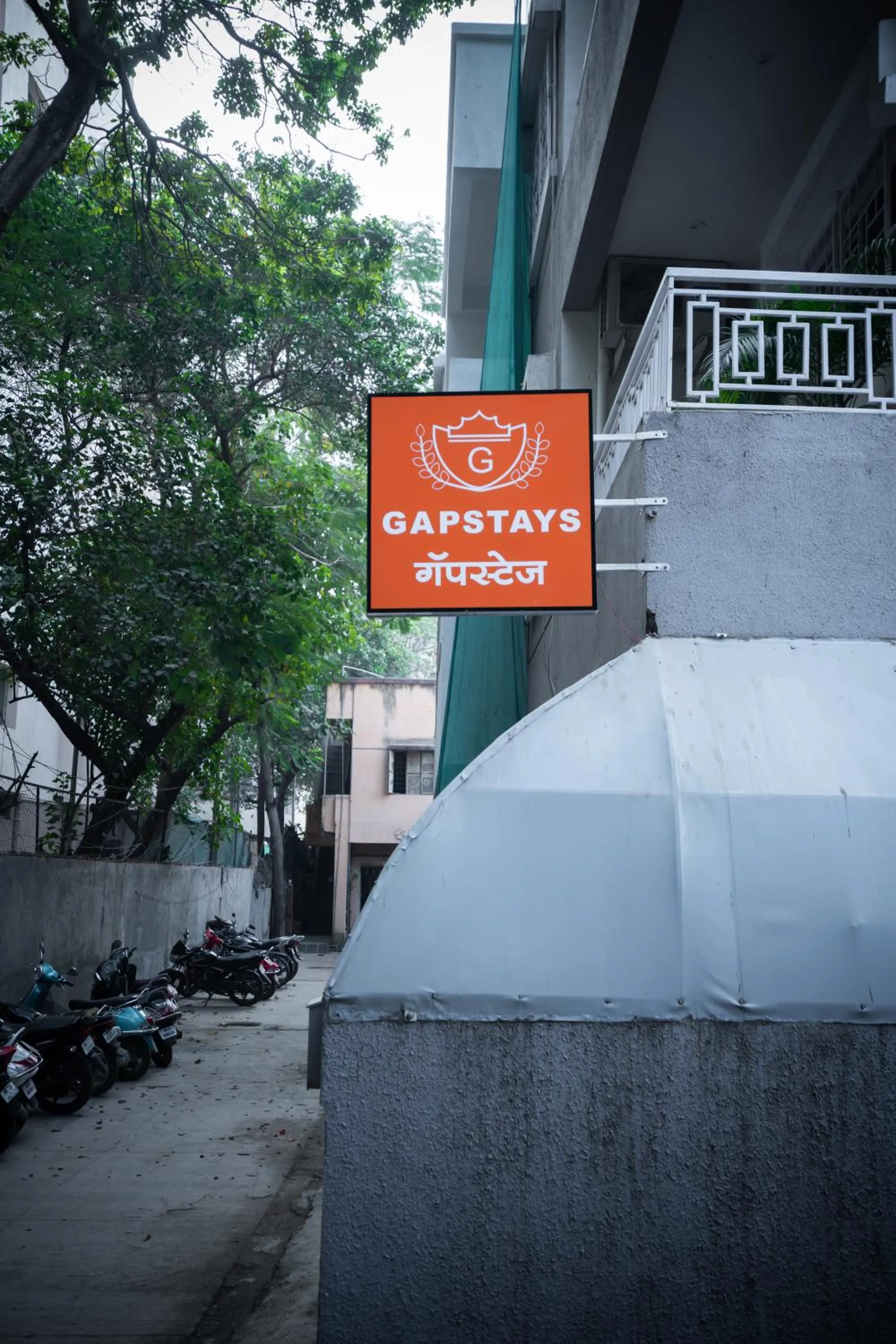 Gapstays