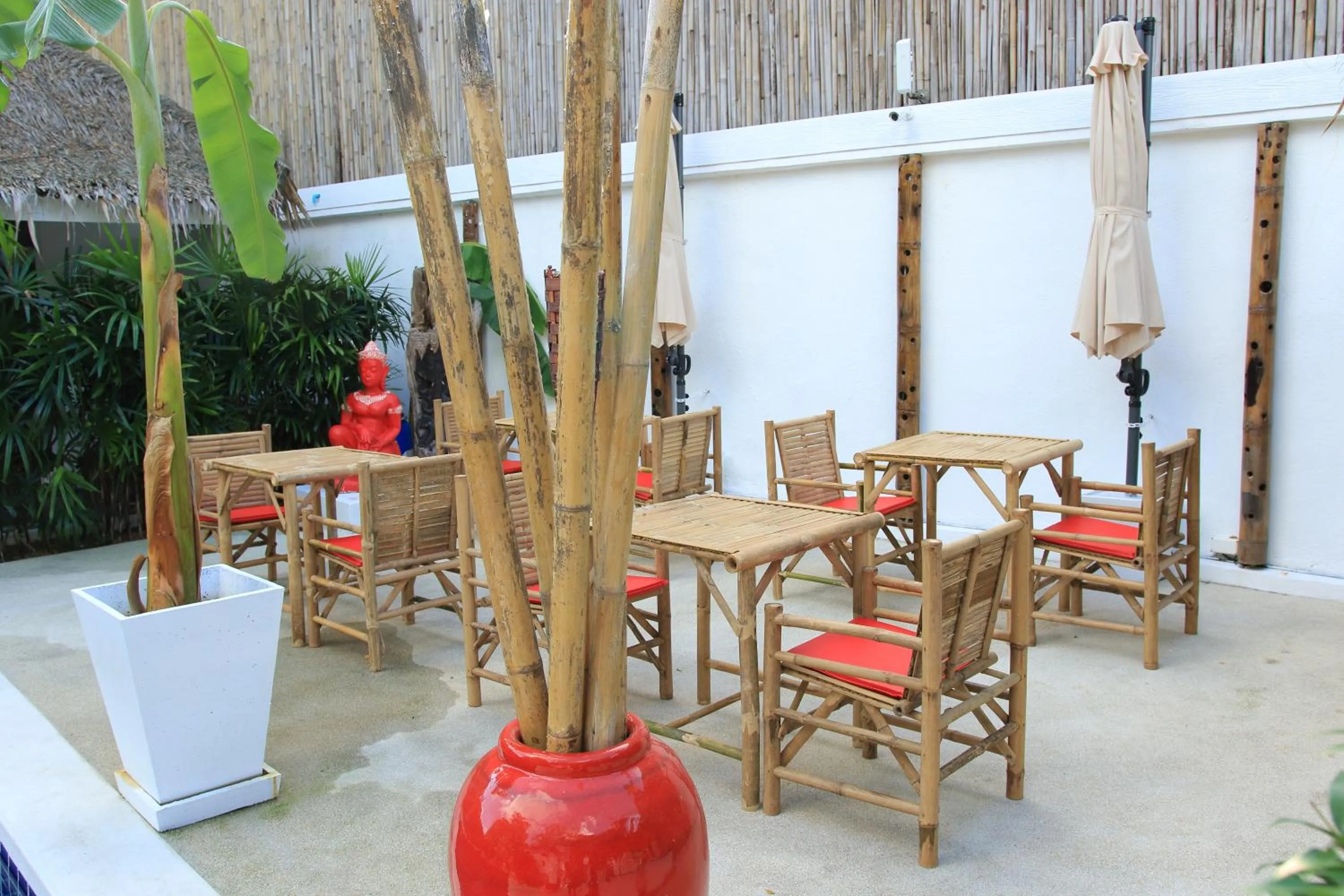 Lounge or bar in The White Cottage