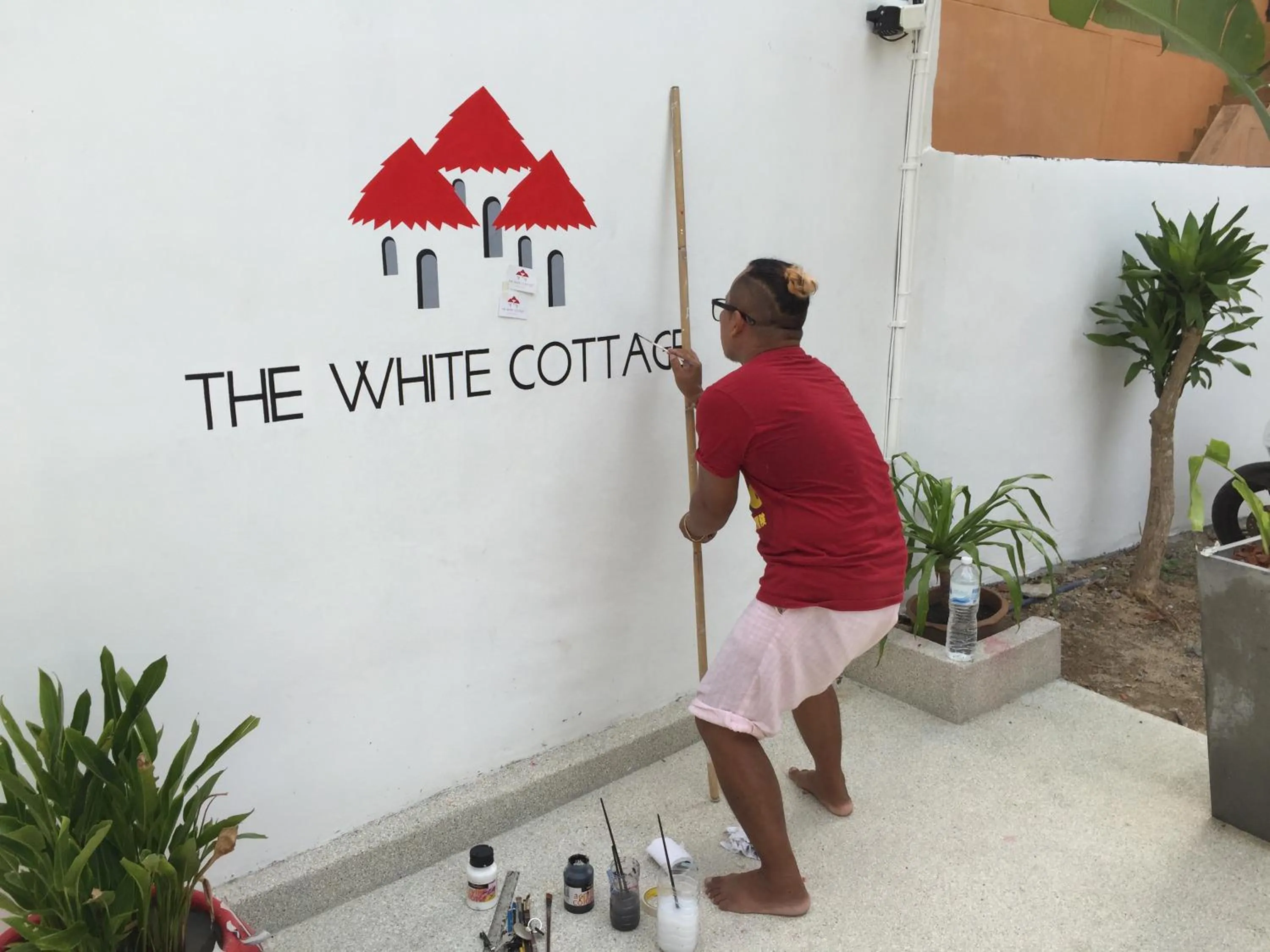 Facade/entrance in The White Cottage