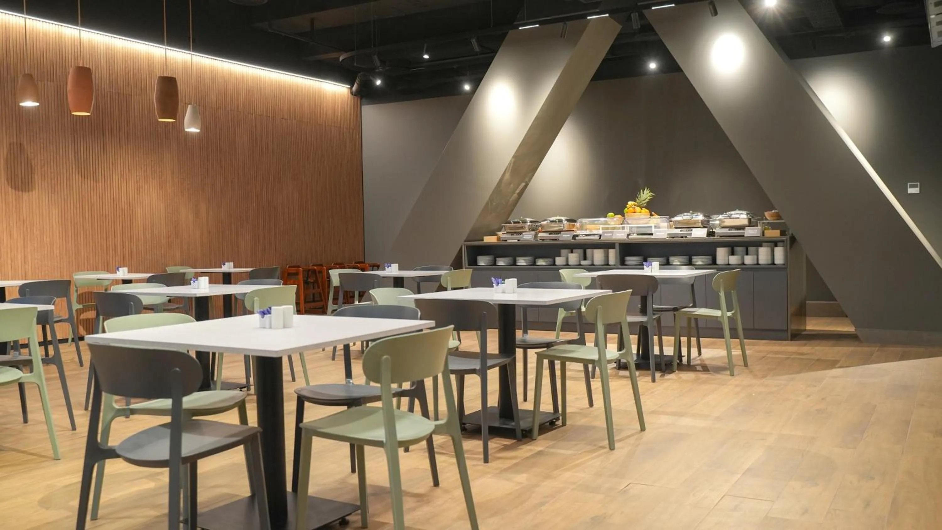 Breakfast in Spot Suites