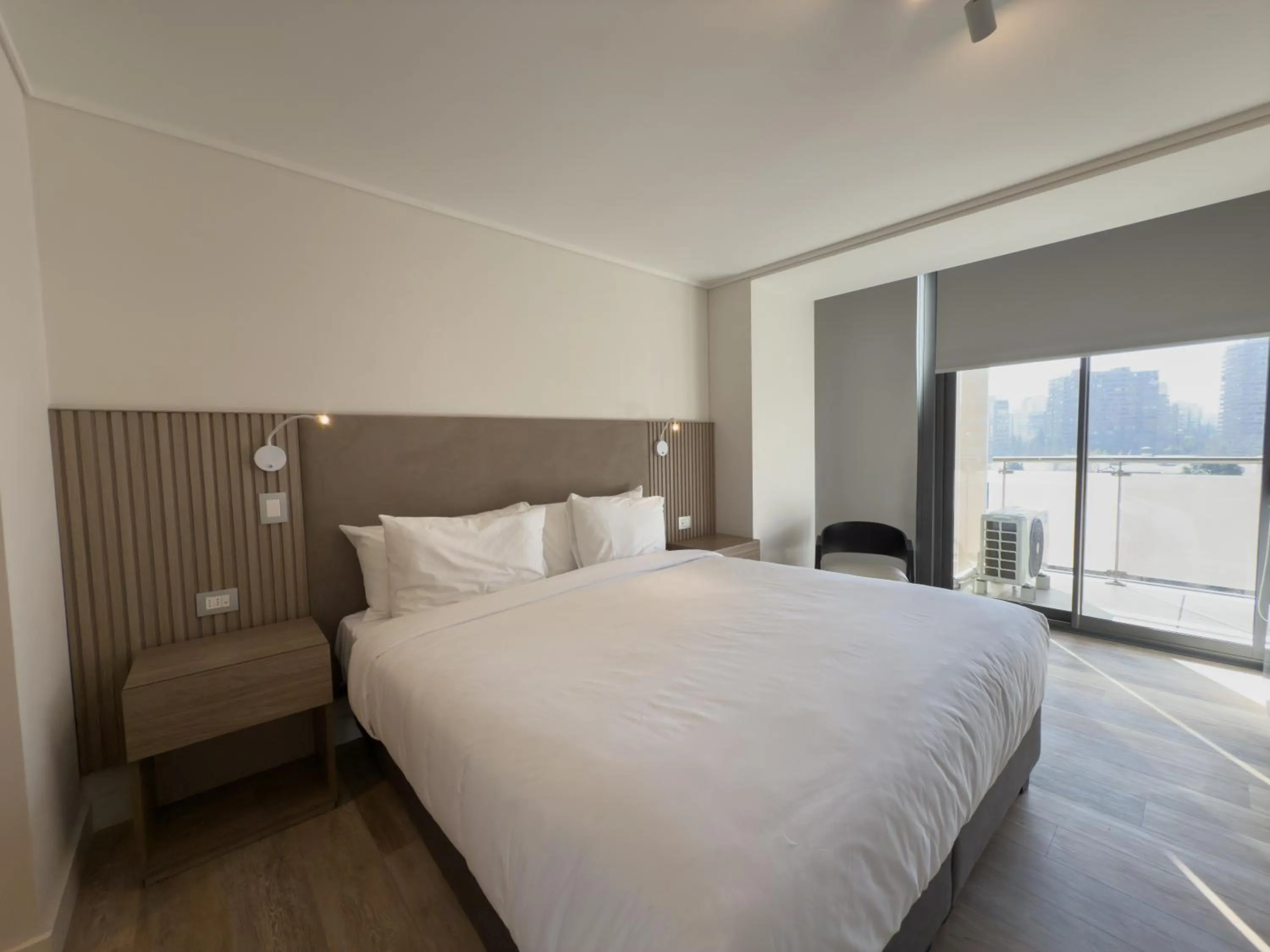 Bedroom, Bed in Spot Suites