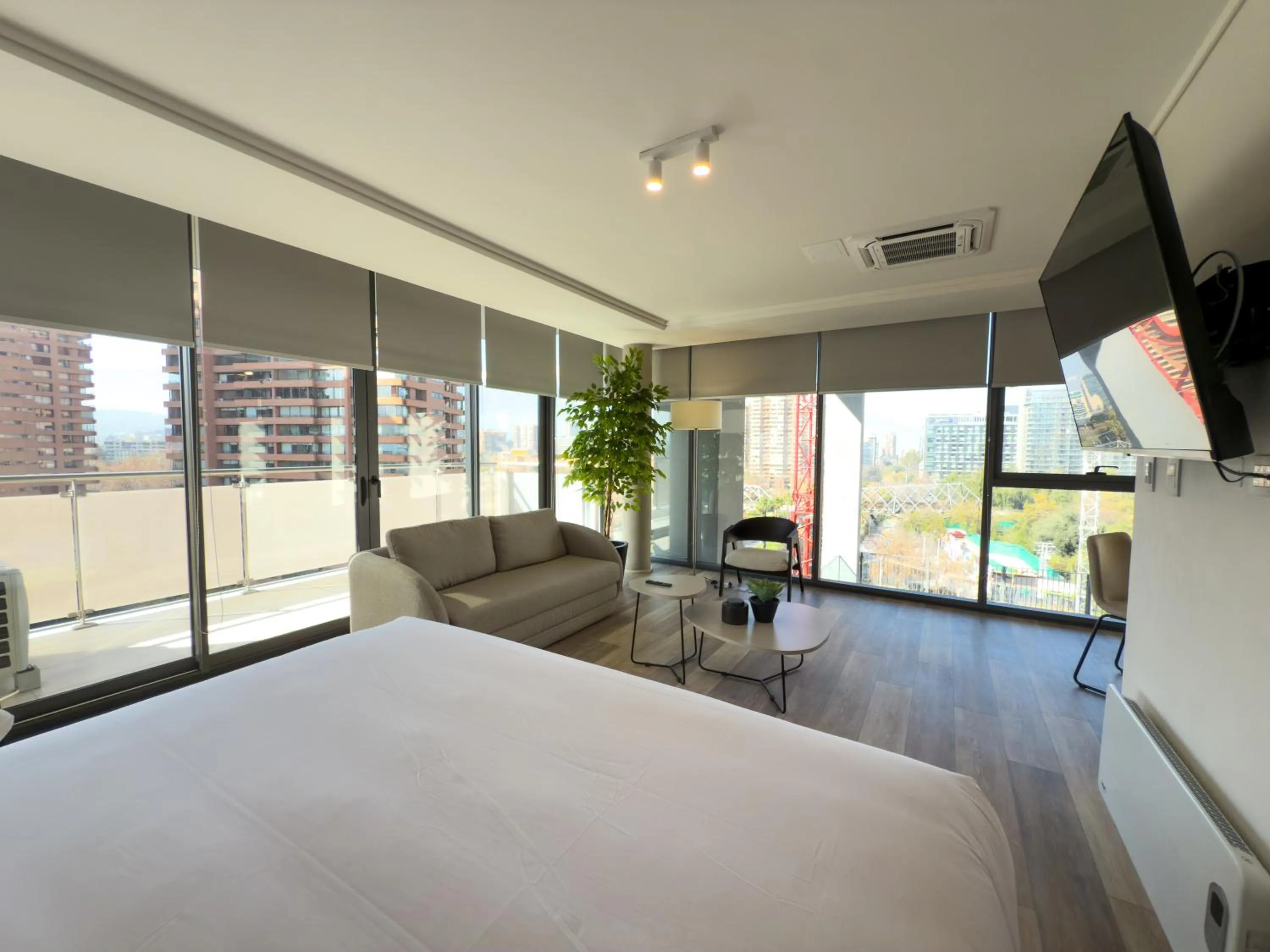 Bedroom, Bed in Spot Suites