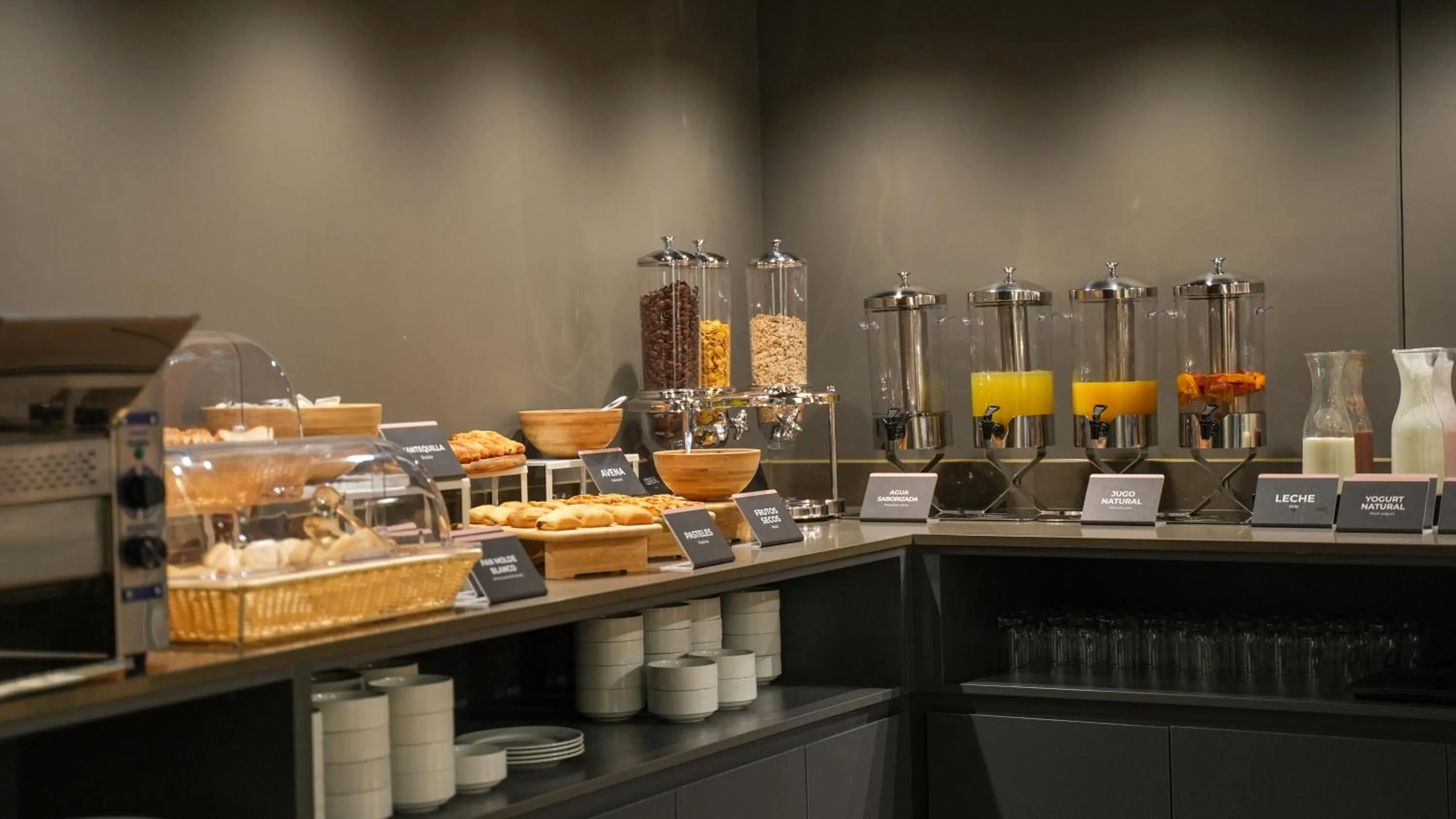 Breakfast in Spot Suites