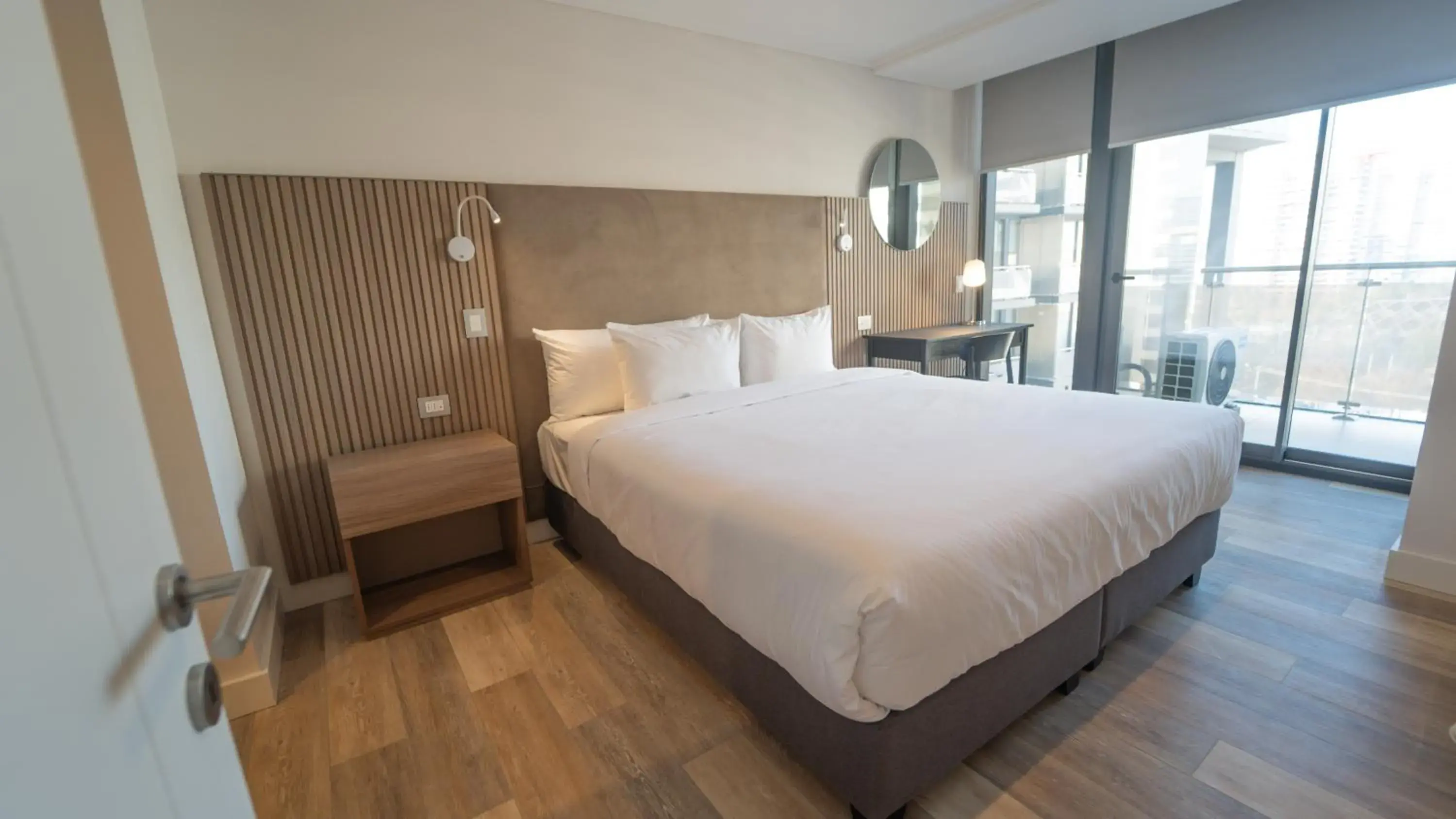 Photo of the whole room, Bed in Spot Suites Photo of the whole room, Bed in Spot Suites