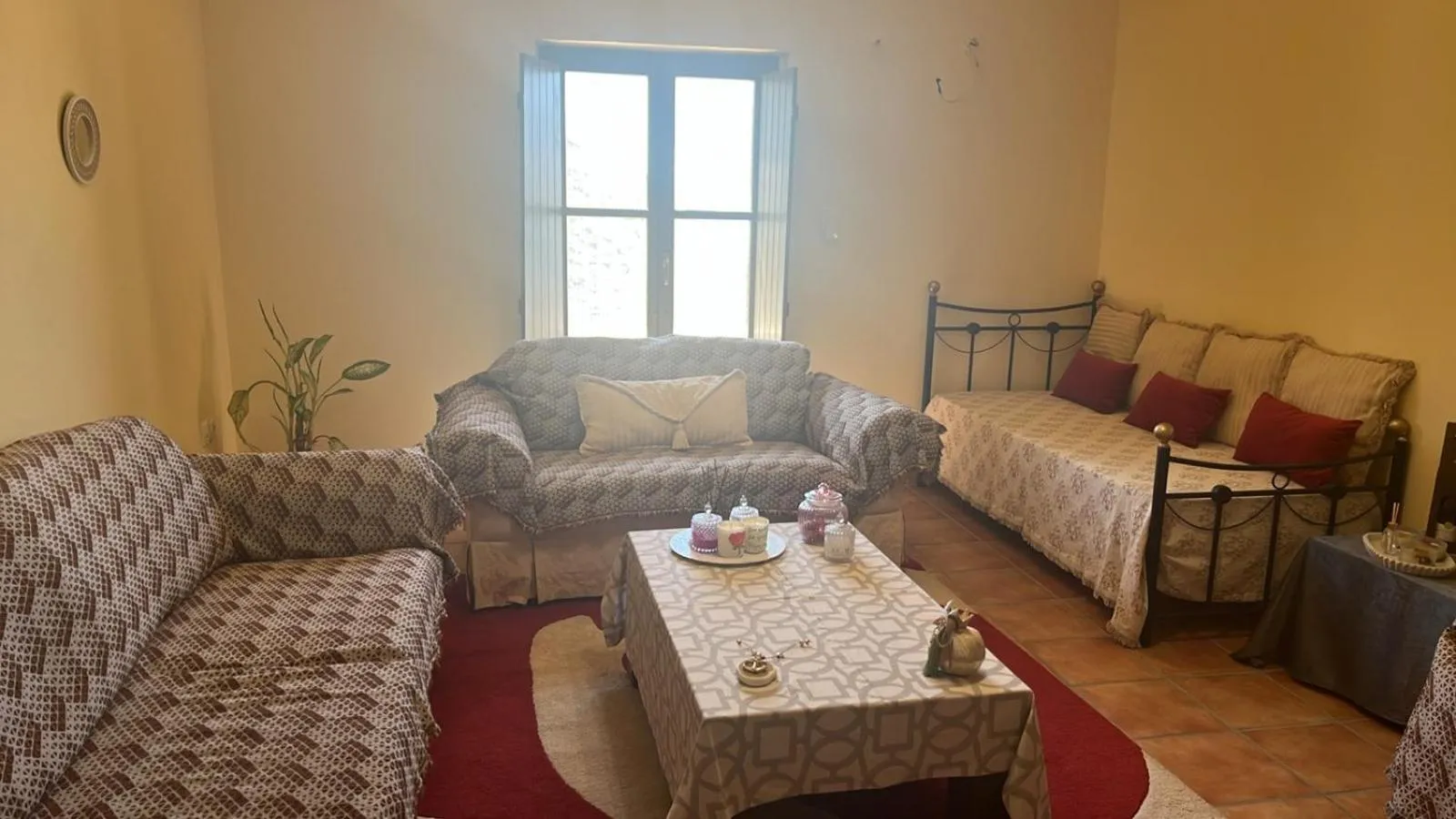 Living room in Onar Mani Suites