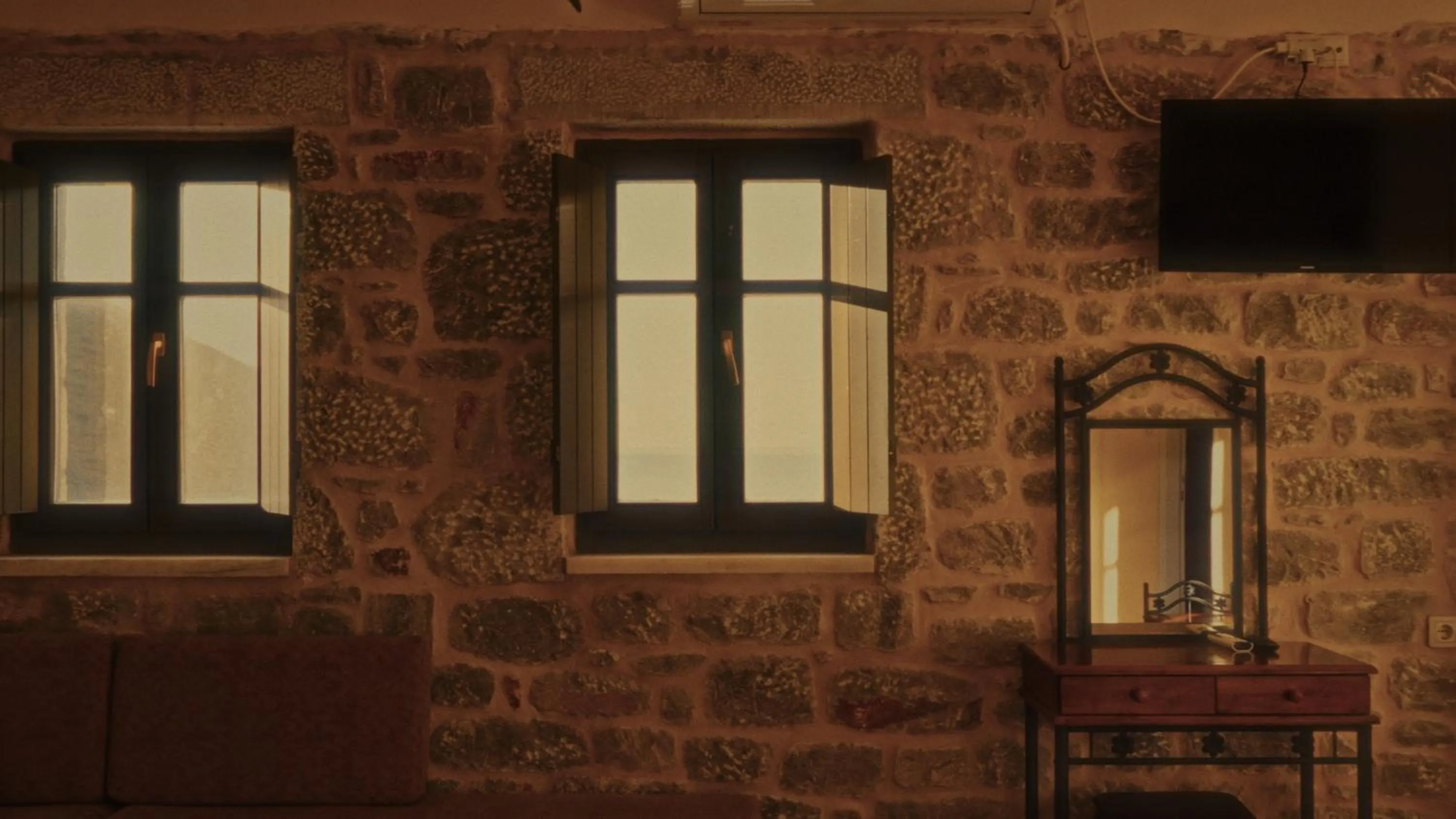 TV and multimedia in Onar Mani Suites