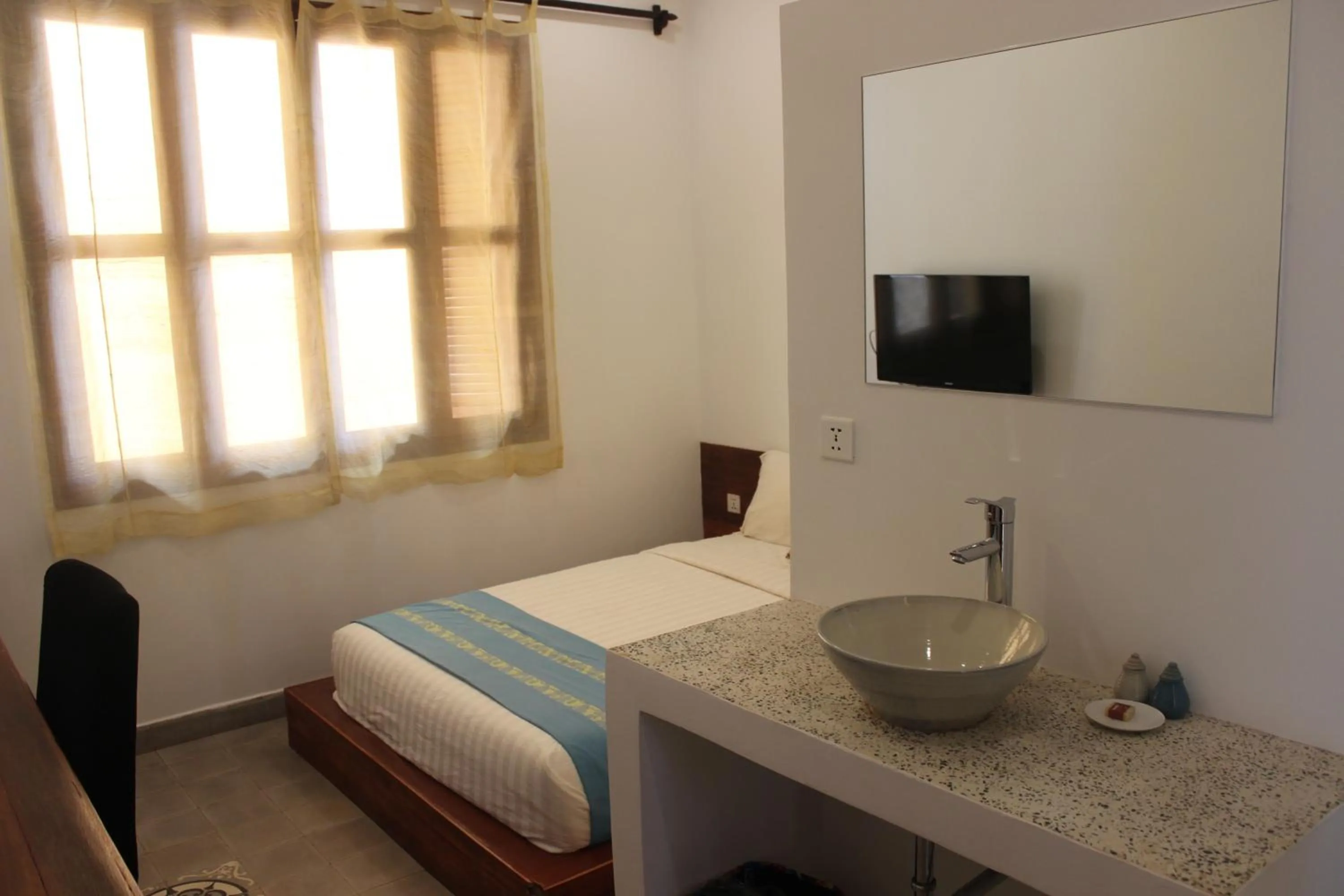 Photo of the whole room, Bed in House Boutique Eco Hotel