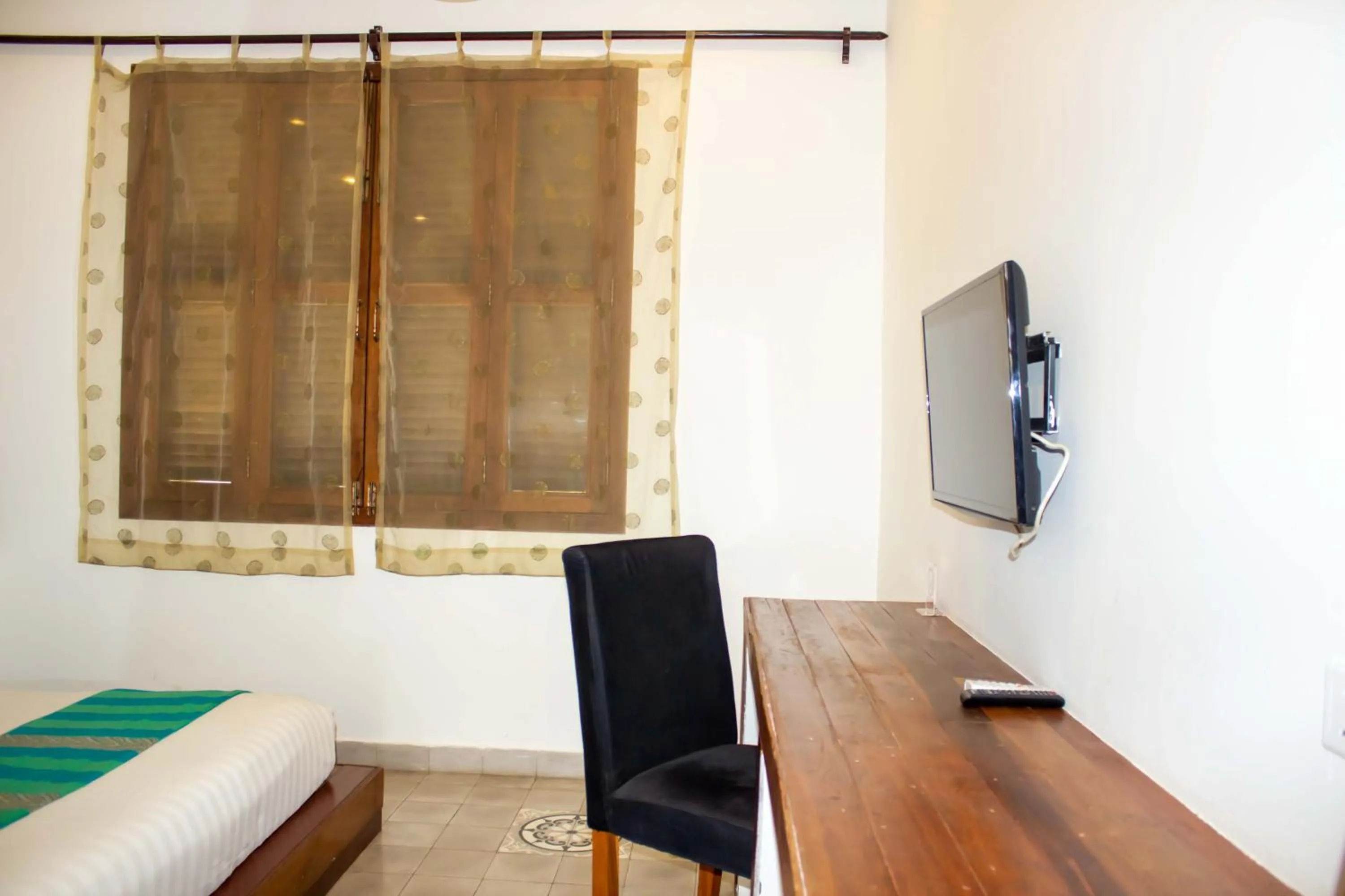 TV and multimedia in House Boutique Eco Hotel