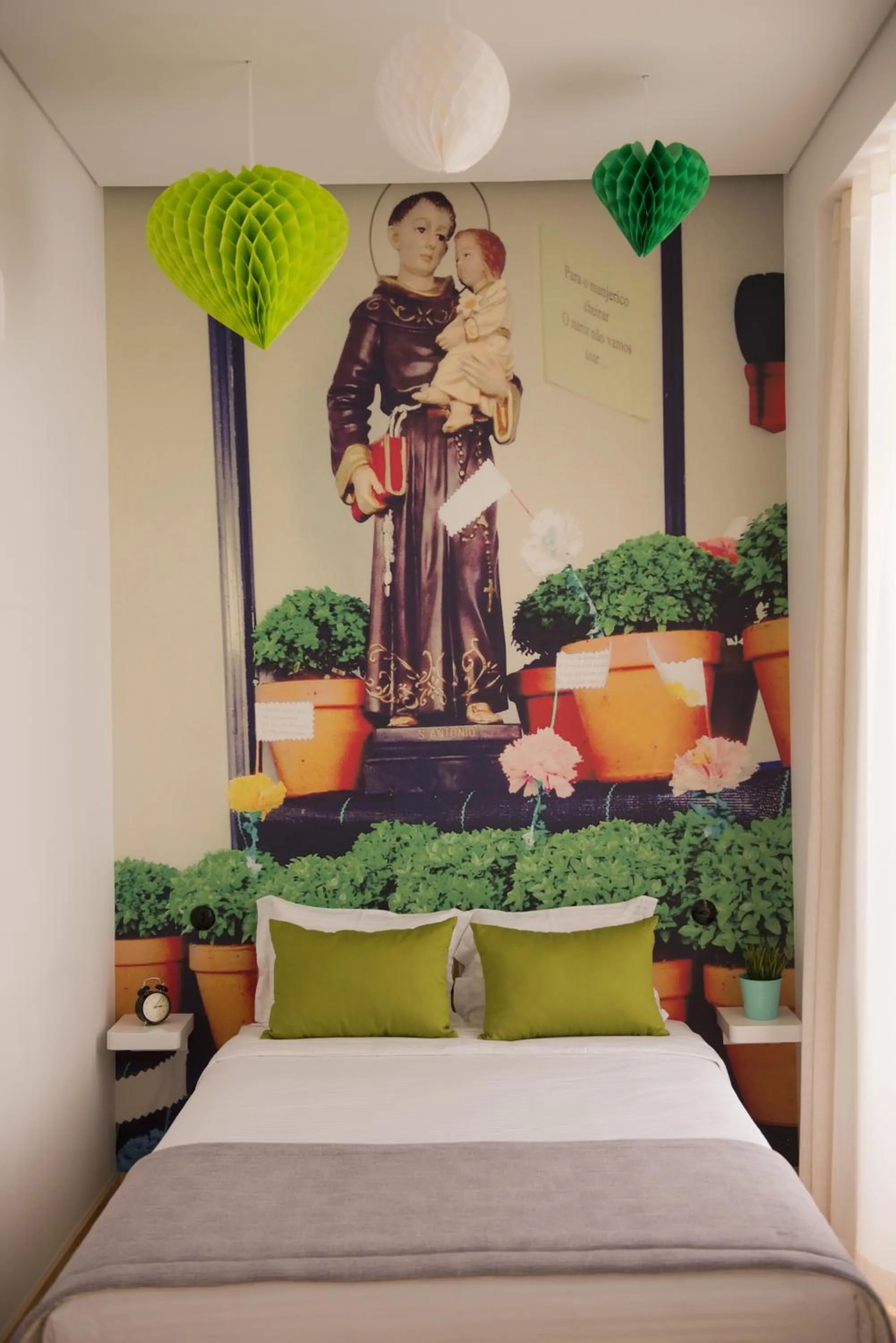 Bed in Páteo Saudade Lofts