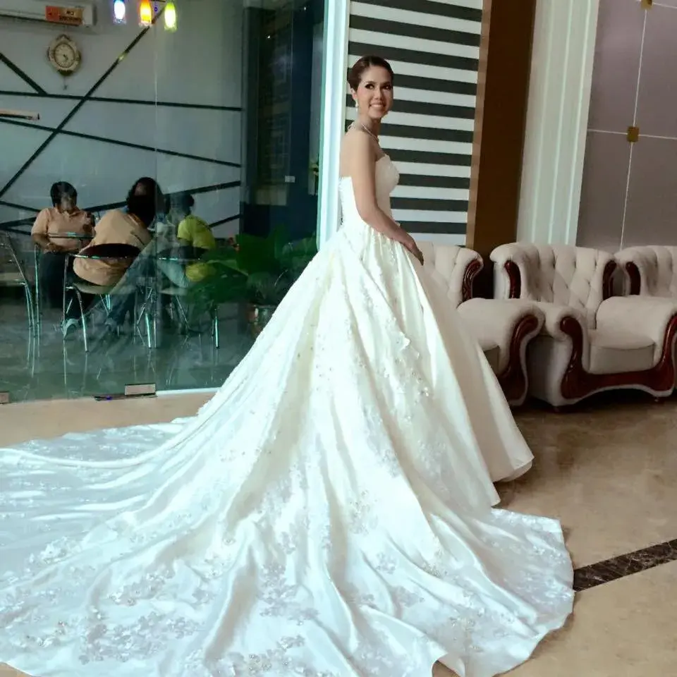 Property building in Cupid Hotel Property building in Cupid Hotel