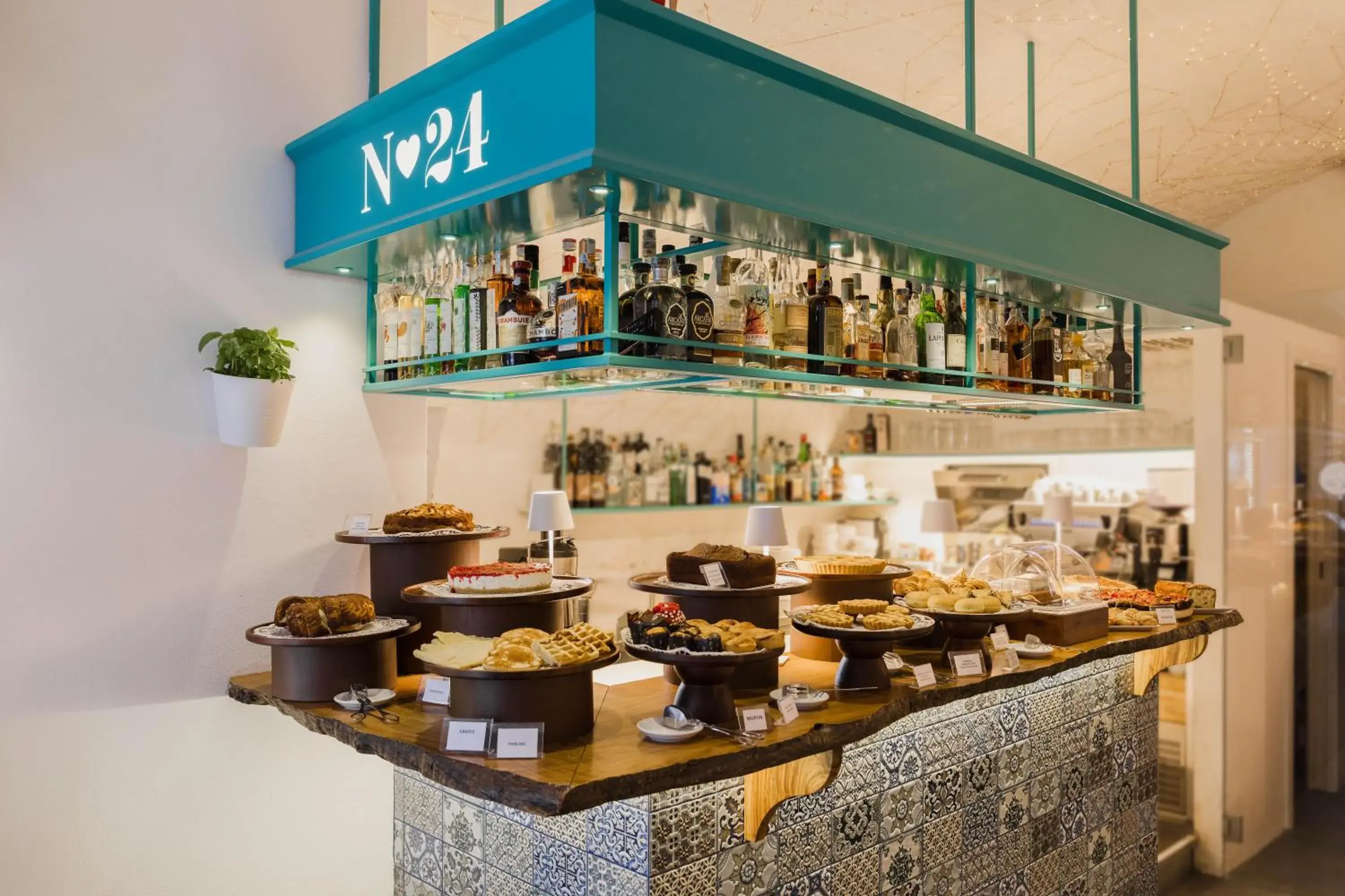 Breakfast in Santa Maria 24 Breakfast in Santa Maria 24