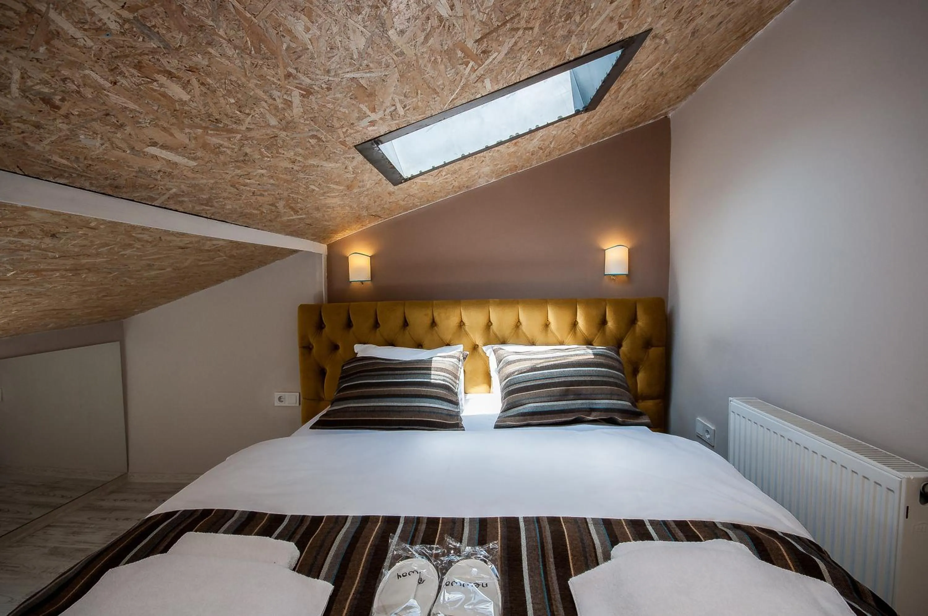 Bed in Newway Apartments