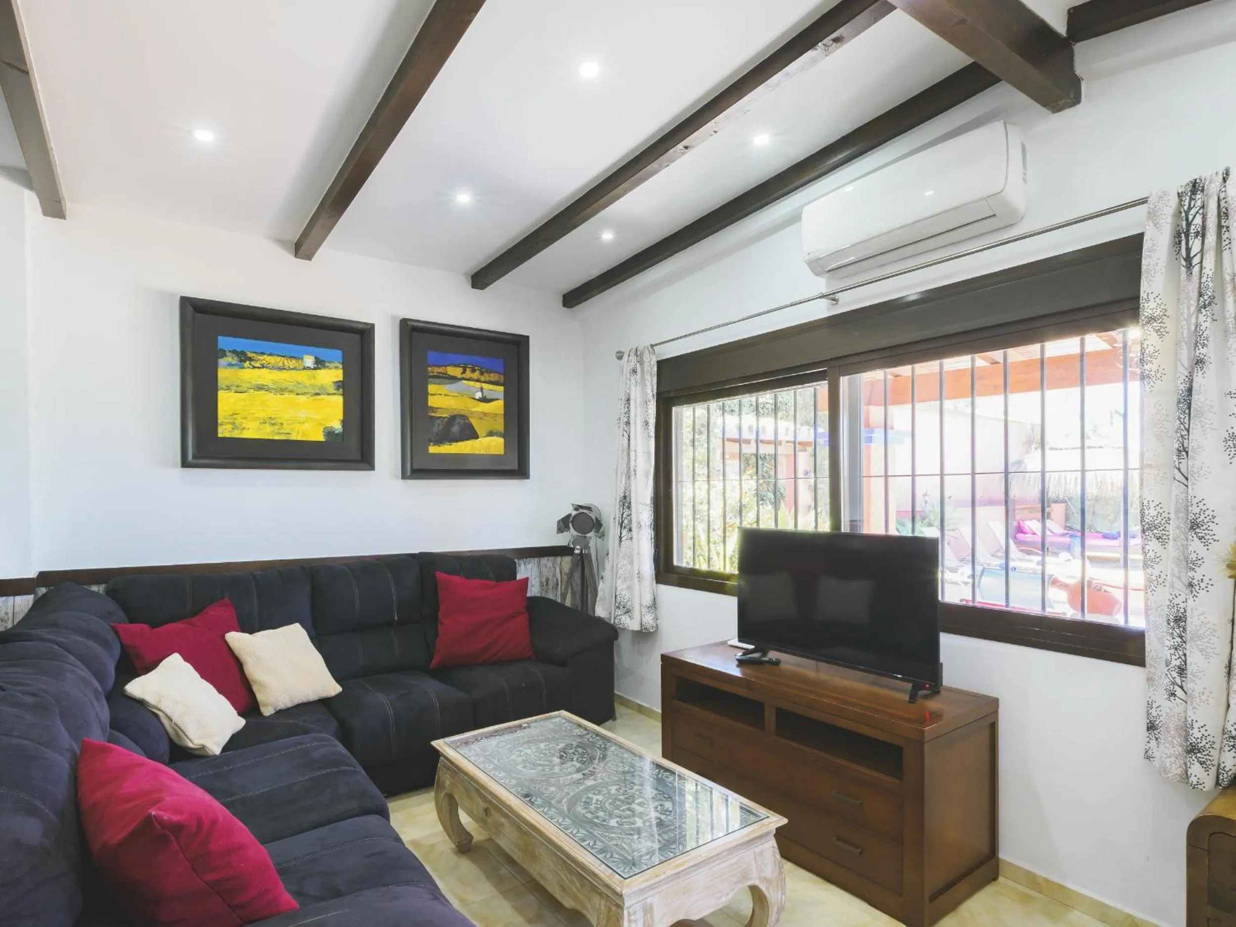 Communal lounge/ TV room in Cubo's Finca el Nogal