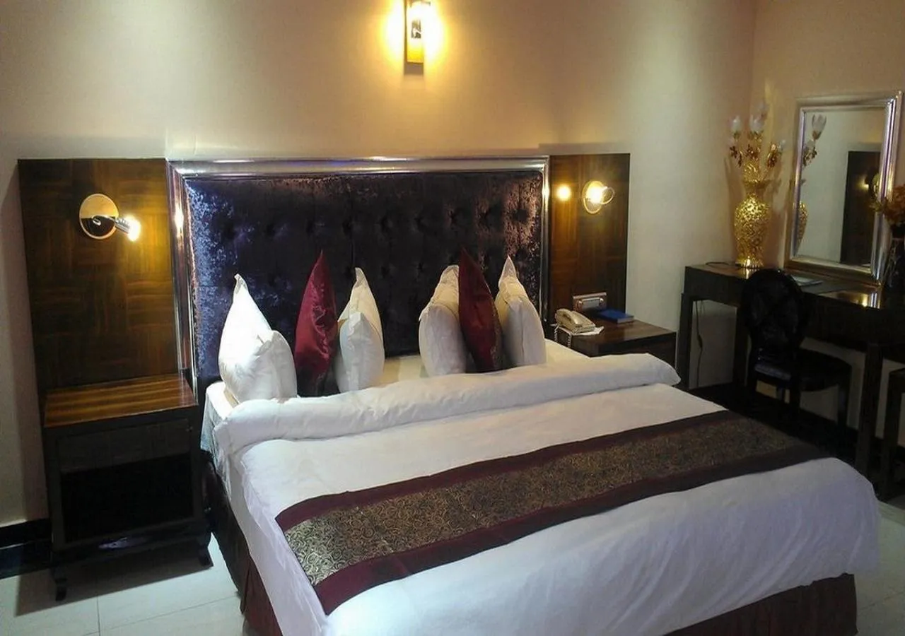 Bed in Sun Beach Hôtel