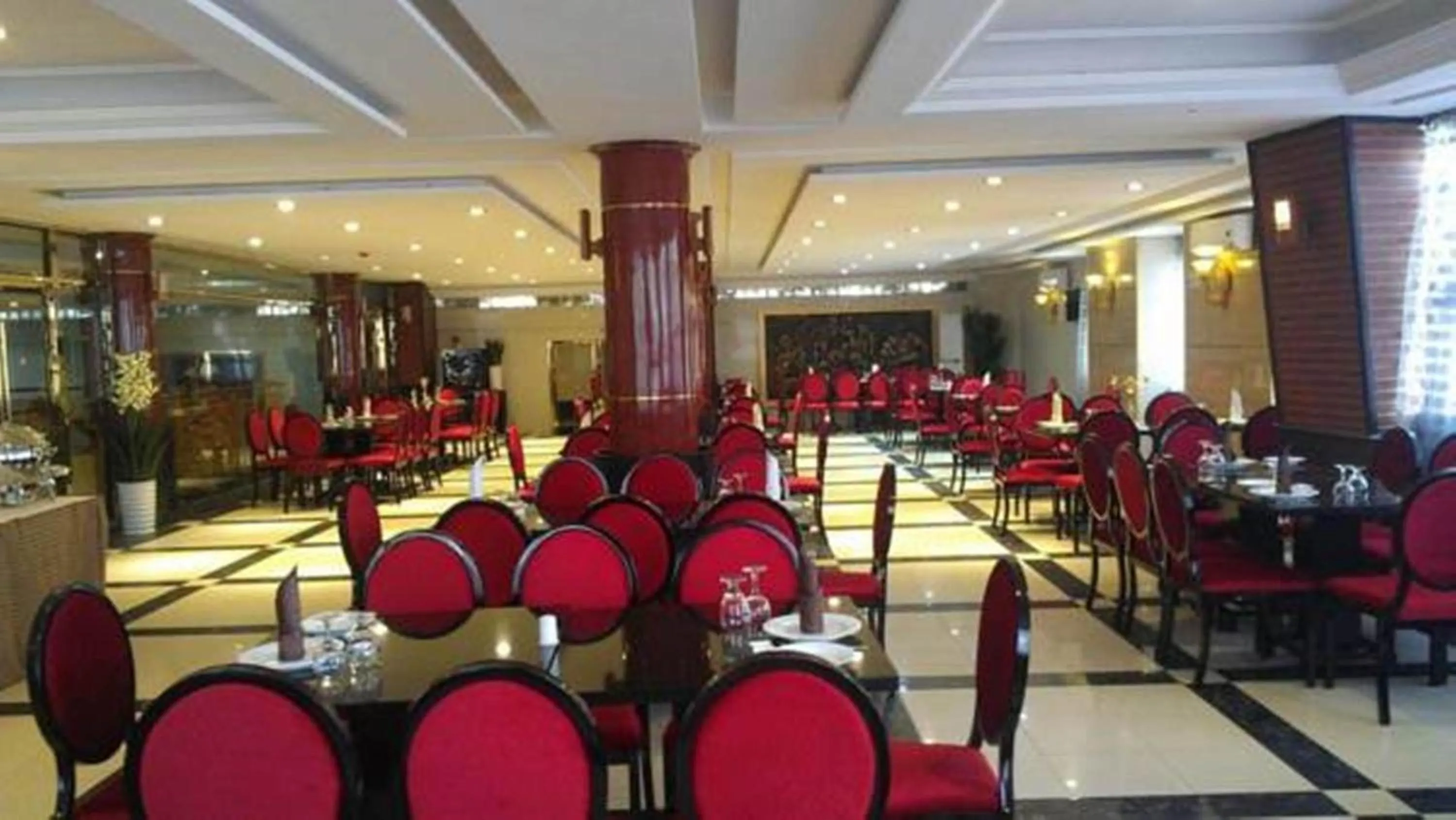 Restaurant/places to eat in Sun Beach Hôtel