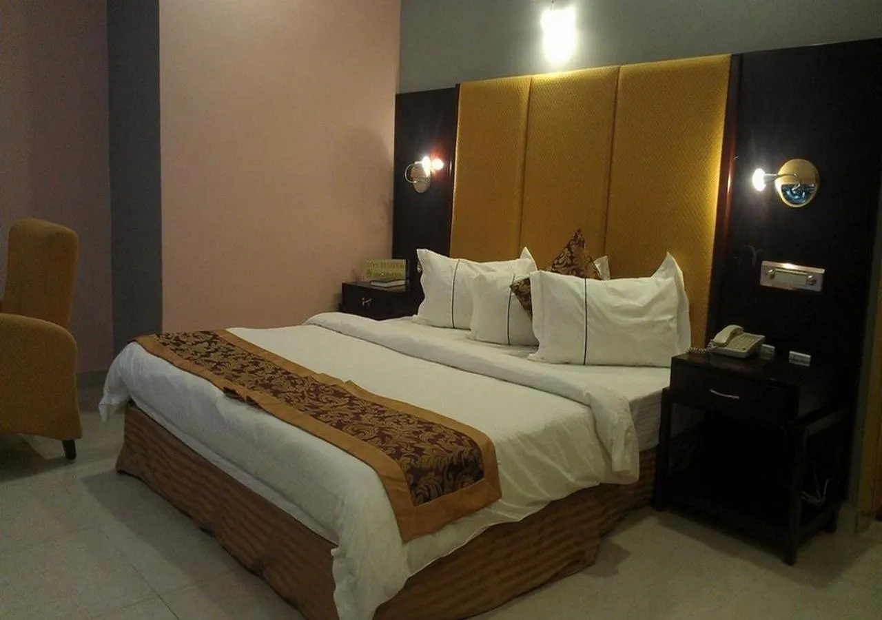 Bed in Sun Beach Hôtel