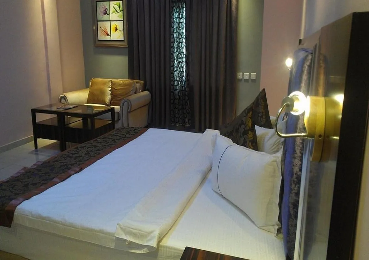 Bed in Sun Beach Hôtel