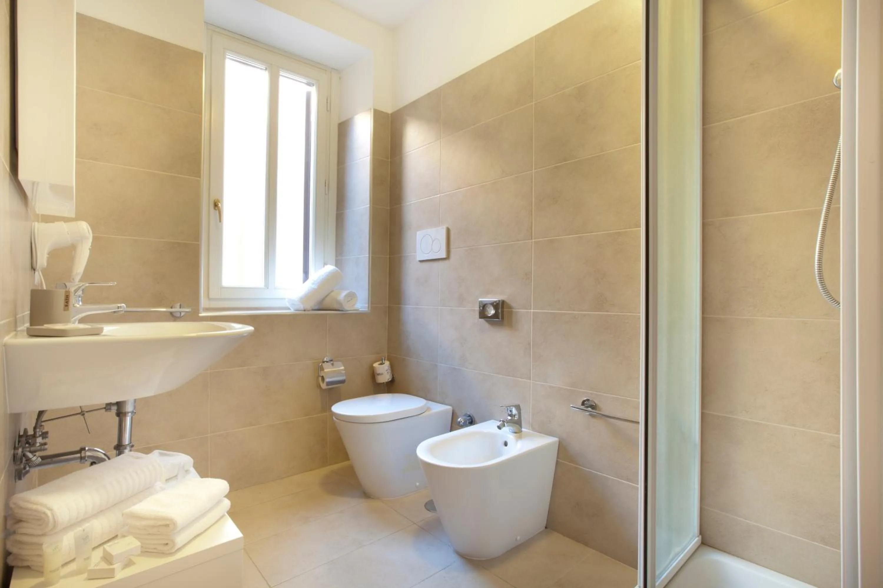 Bathroom in Oriana Homèl Roma