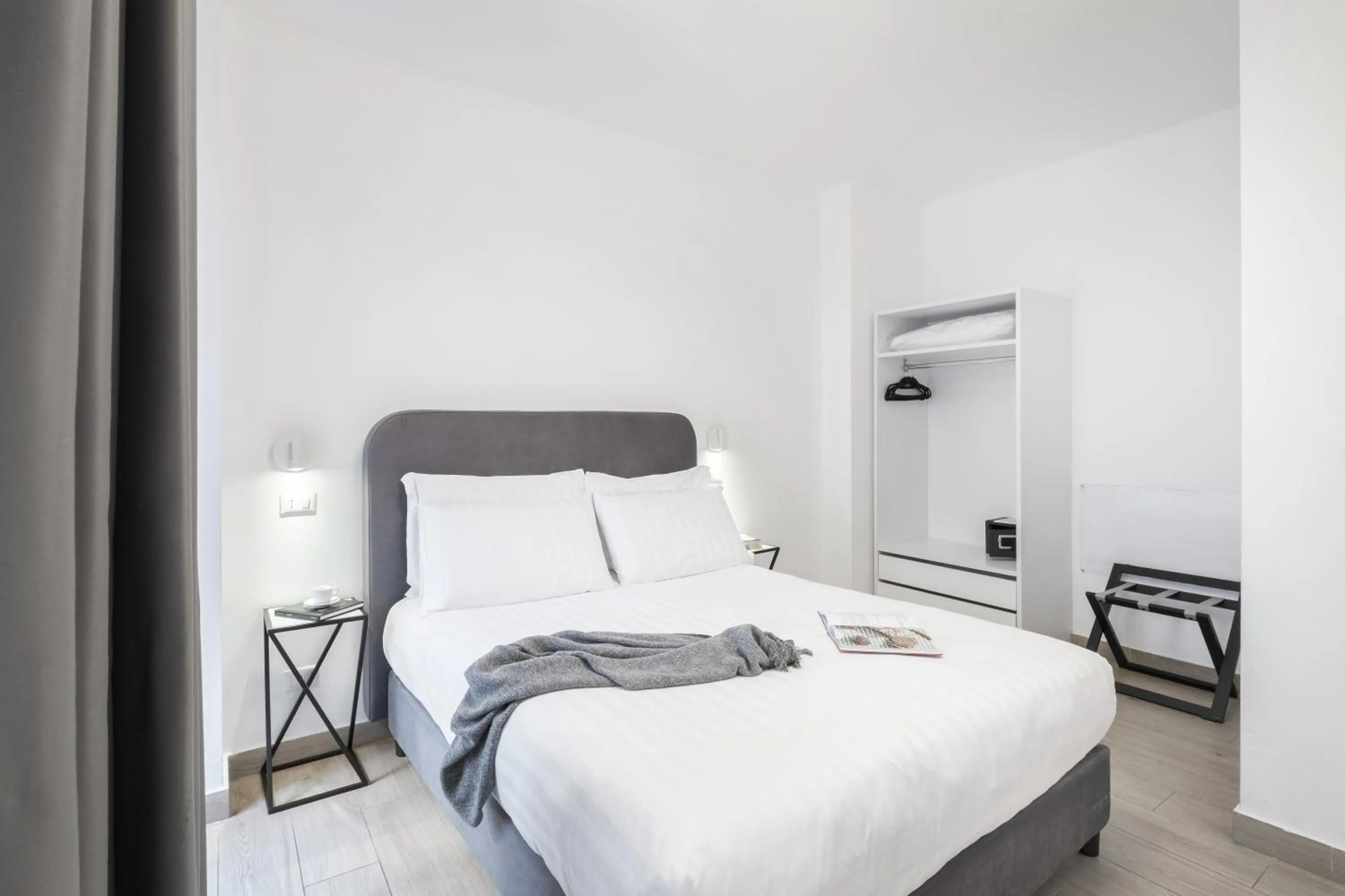 Bedroom, Bed in Oriana Homèl Roma