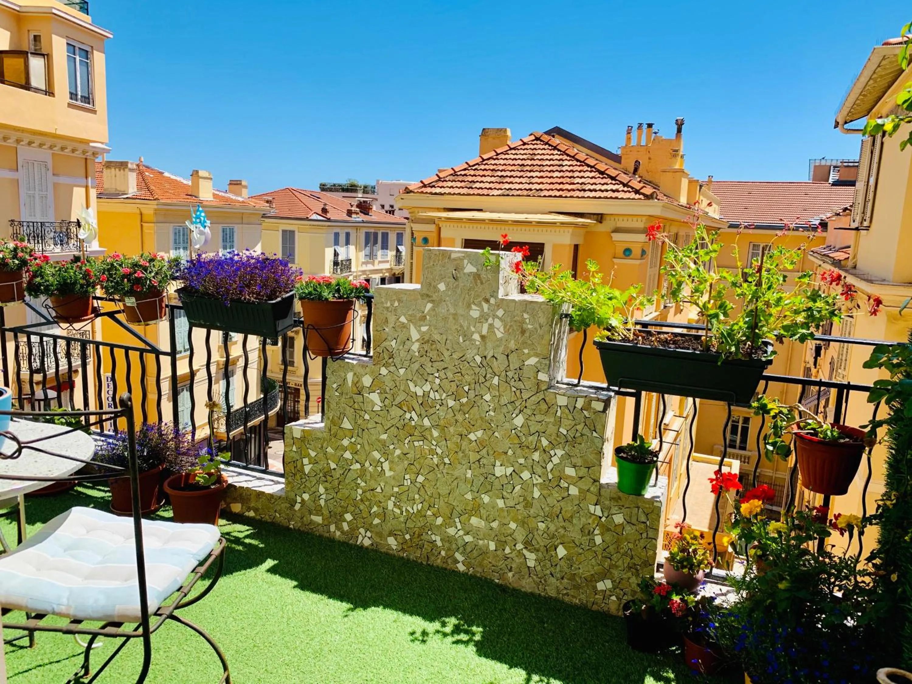 Neighbourhood in Apartments Monaco