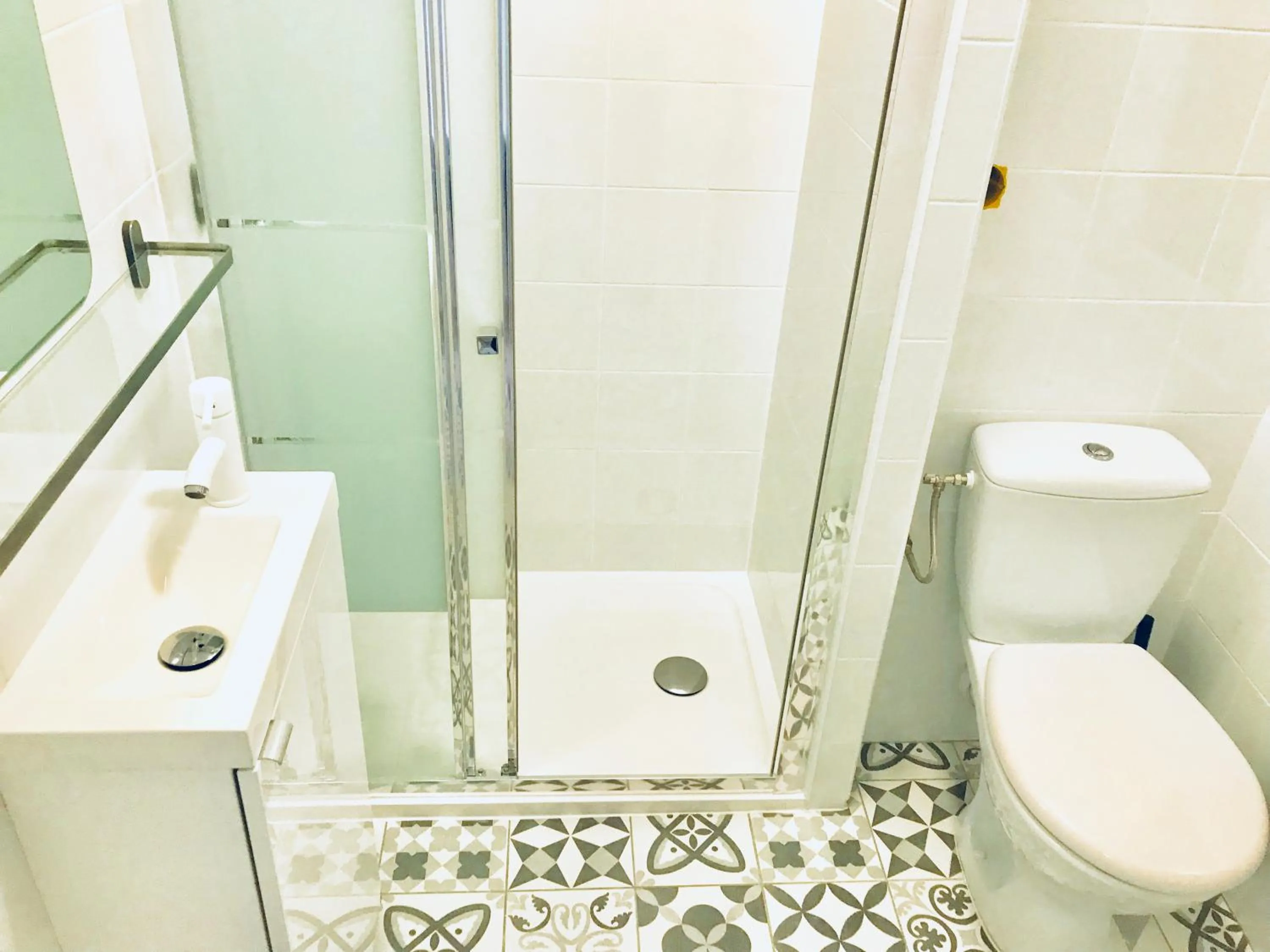 Shower in Apartments Monaco