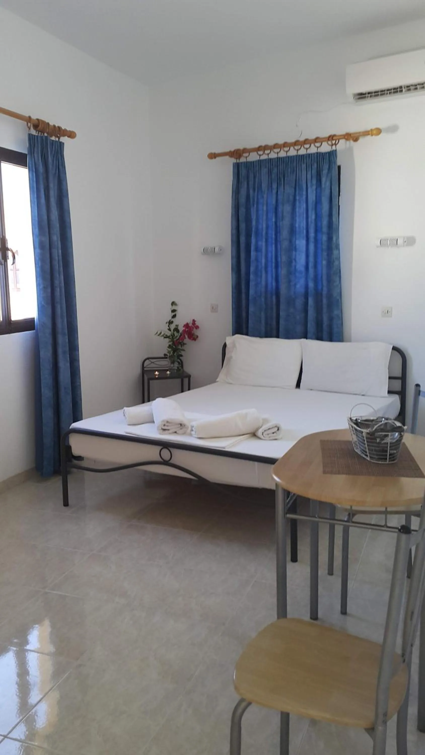 Photo of the whole room, Bed in Lindos Center Studios