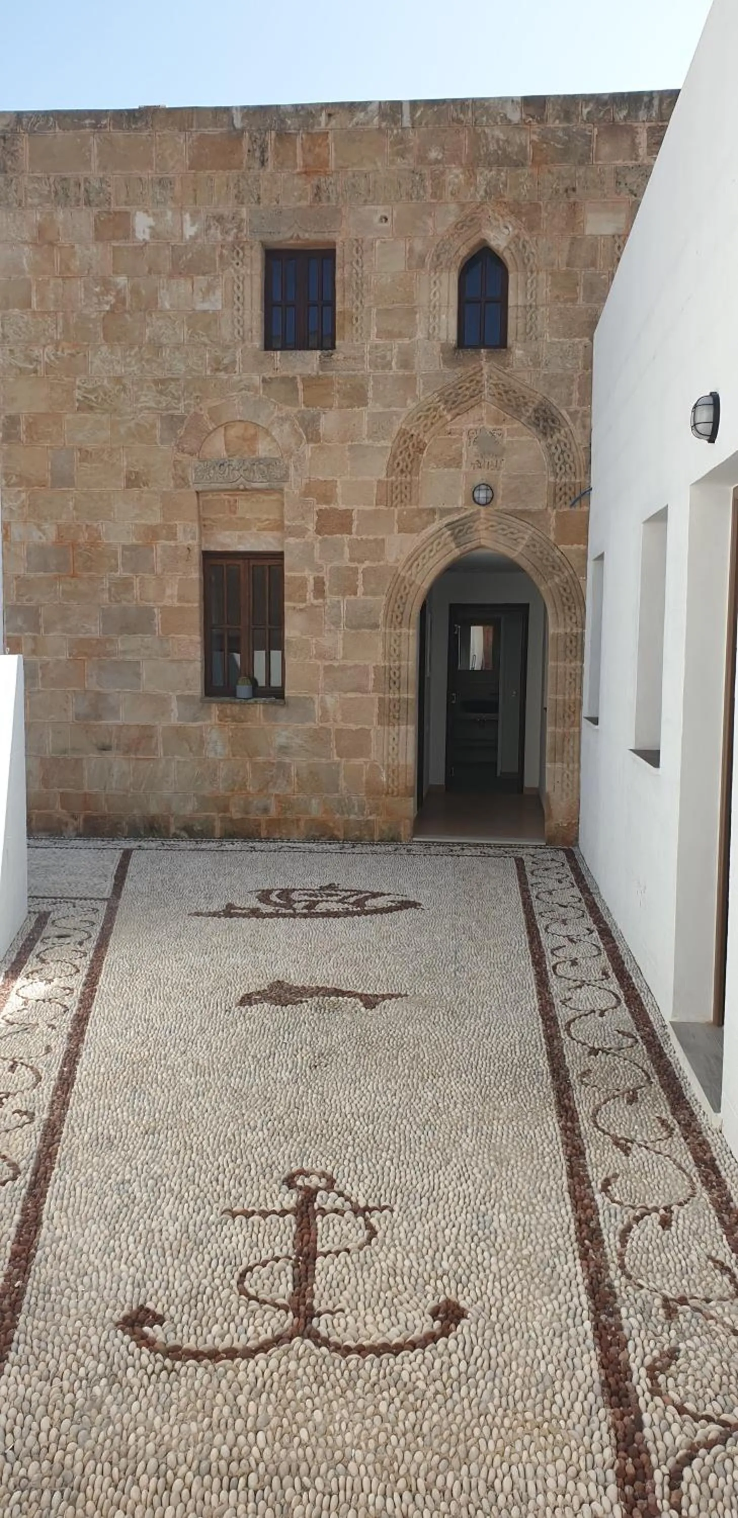Inner courtyard view in Lindos Center Studios