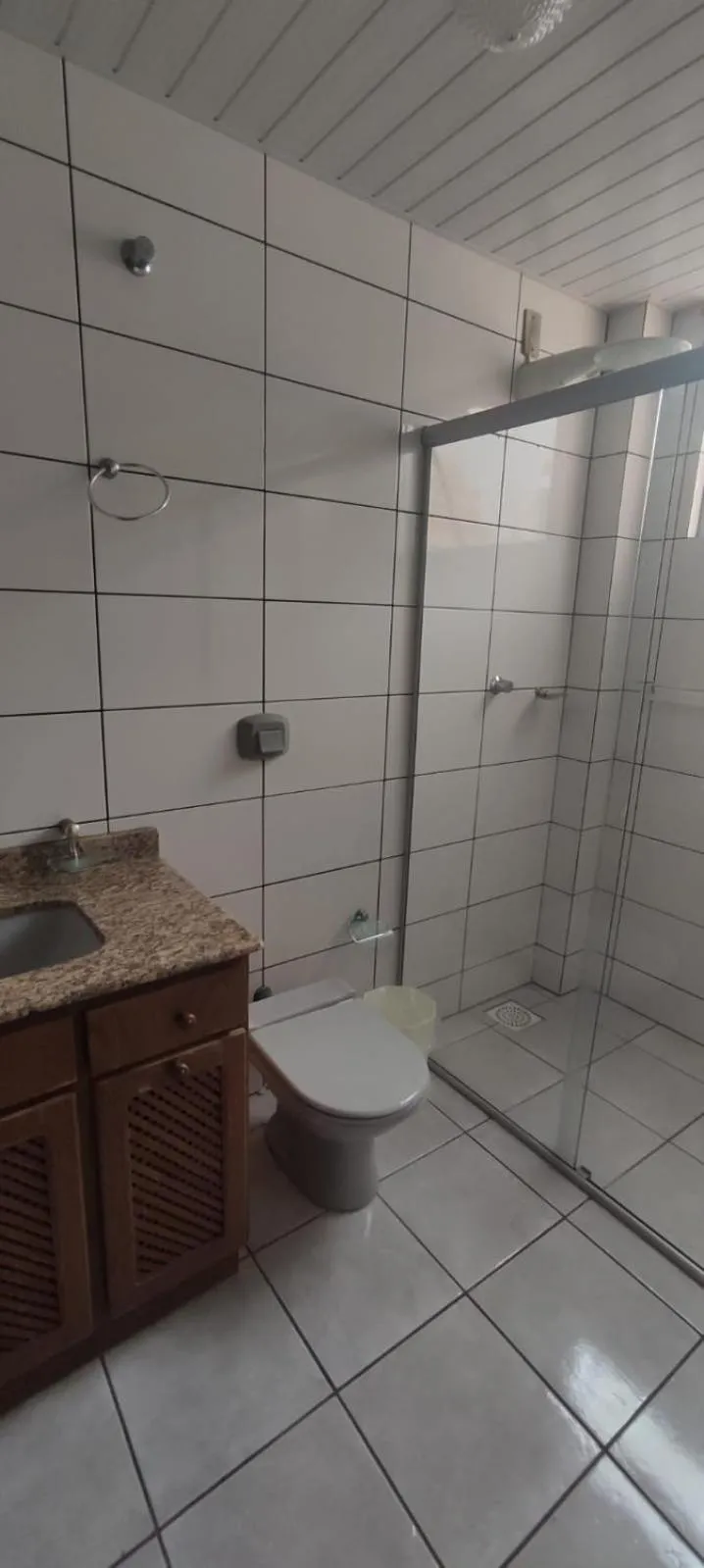 Bathroom in Hotel LF by Feliciano Joaçaba