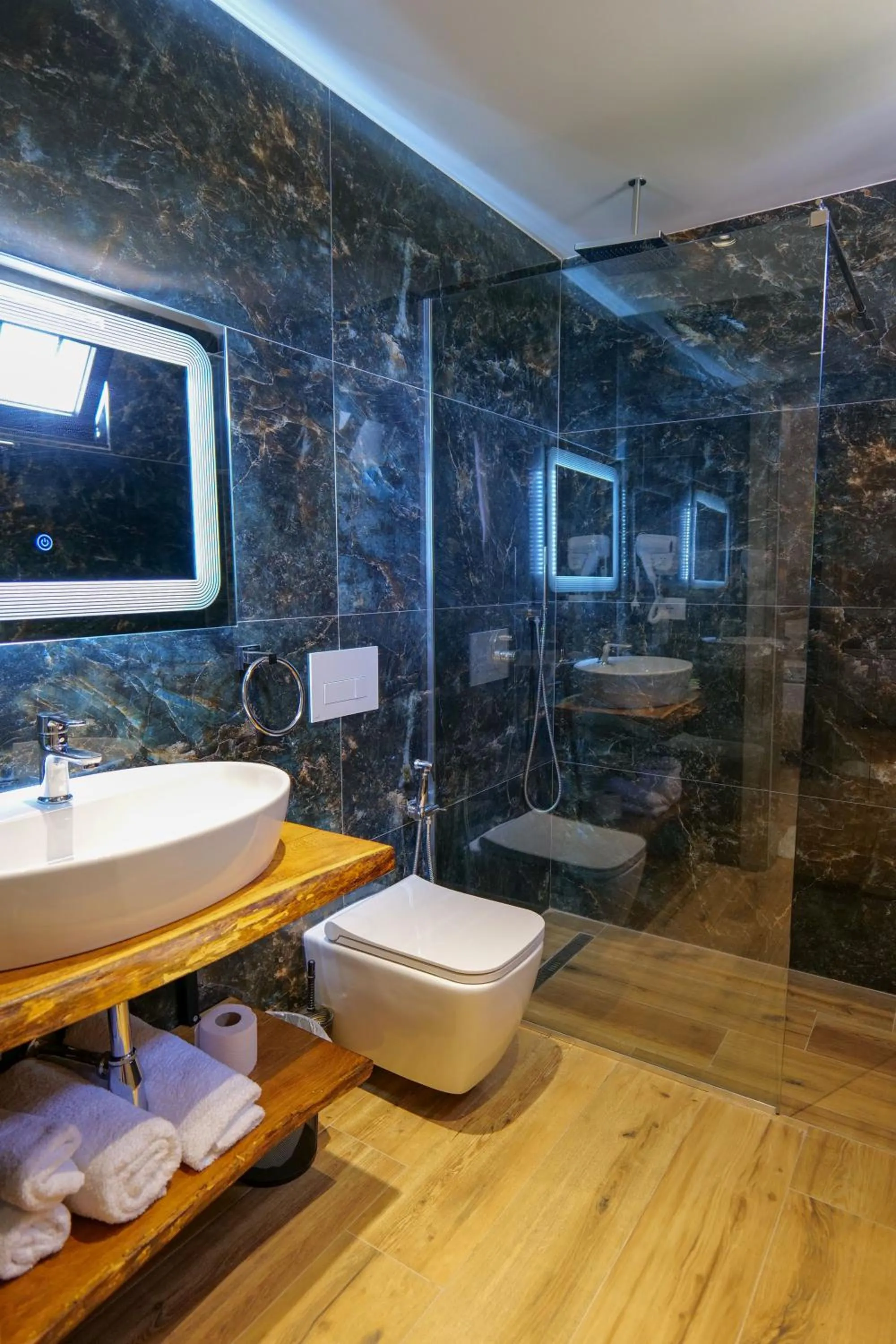 Bathroom in Bora Bora Hotel Ksamil