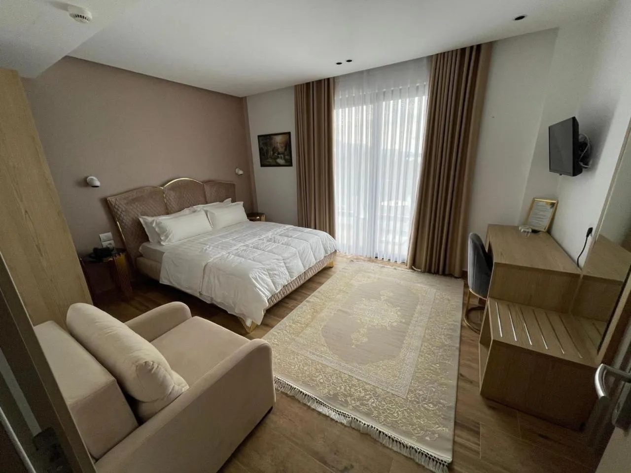 Bed in Bora Bora Hotel Ksamil