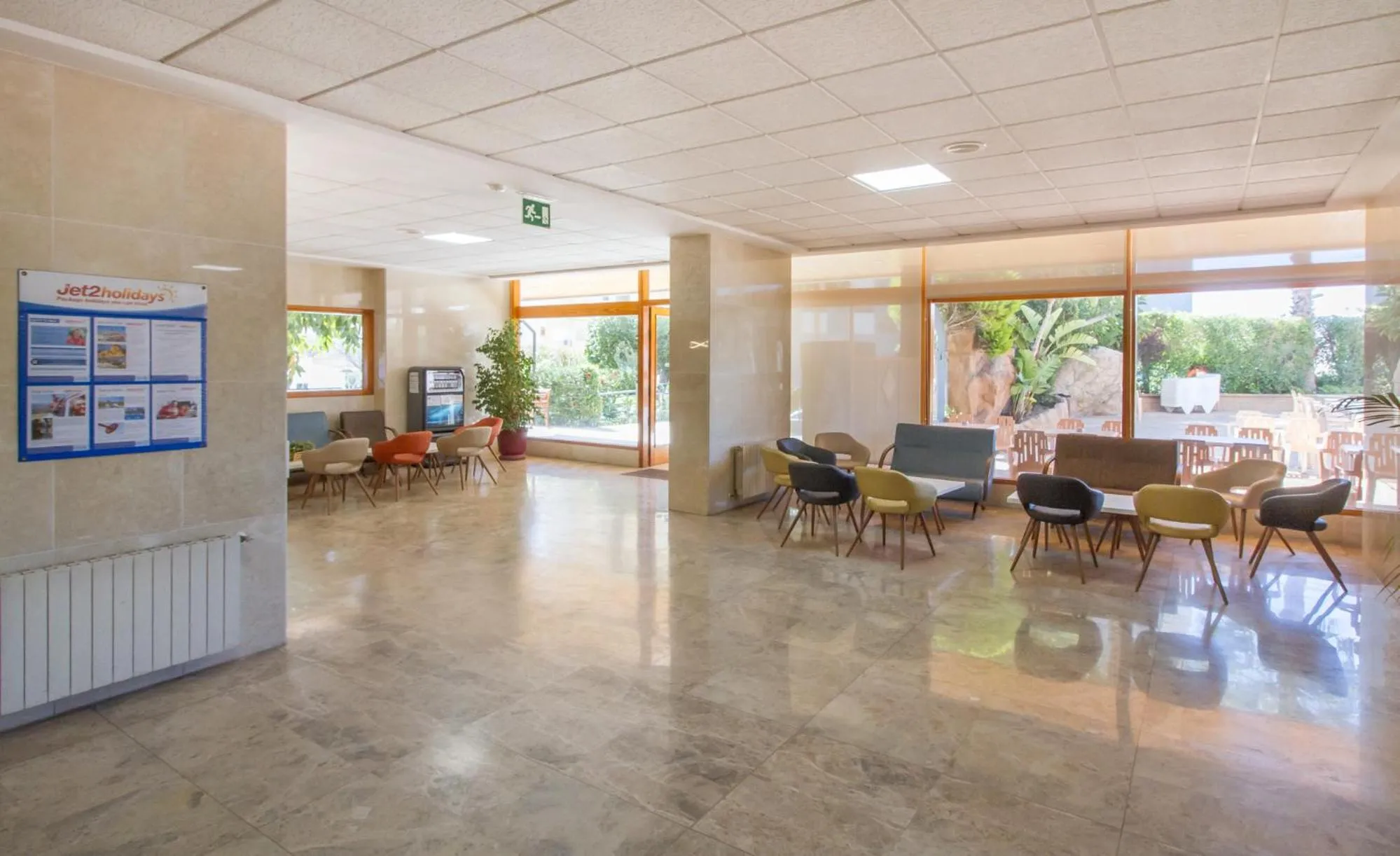 Lobby or reception in Apartamentos La Era Park