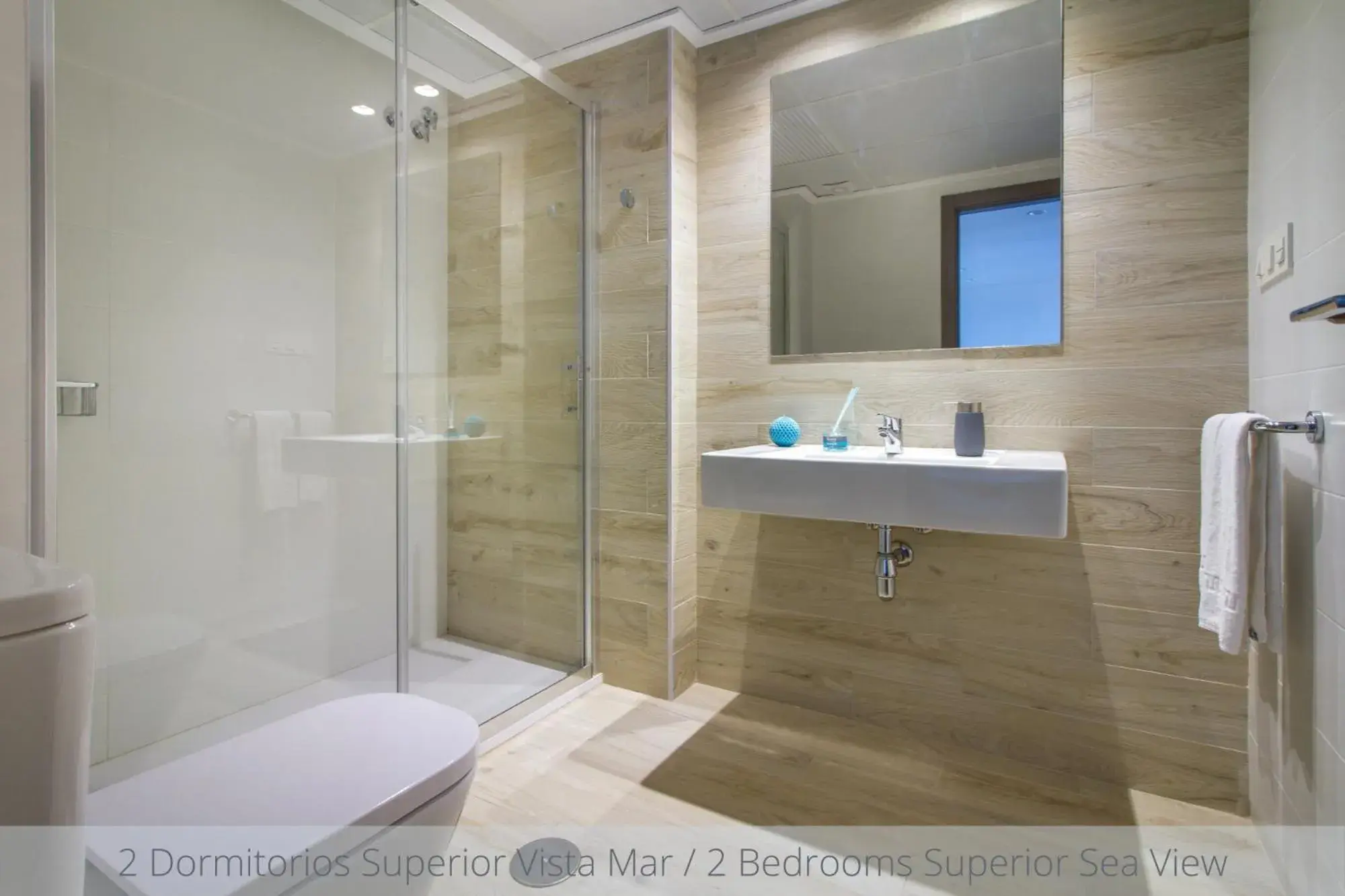 Bathroom in Apartamentos La Era Park Bathroom in Apartamentos La Era Park