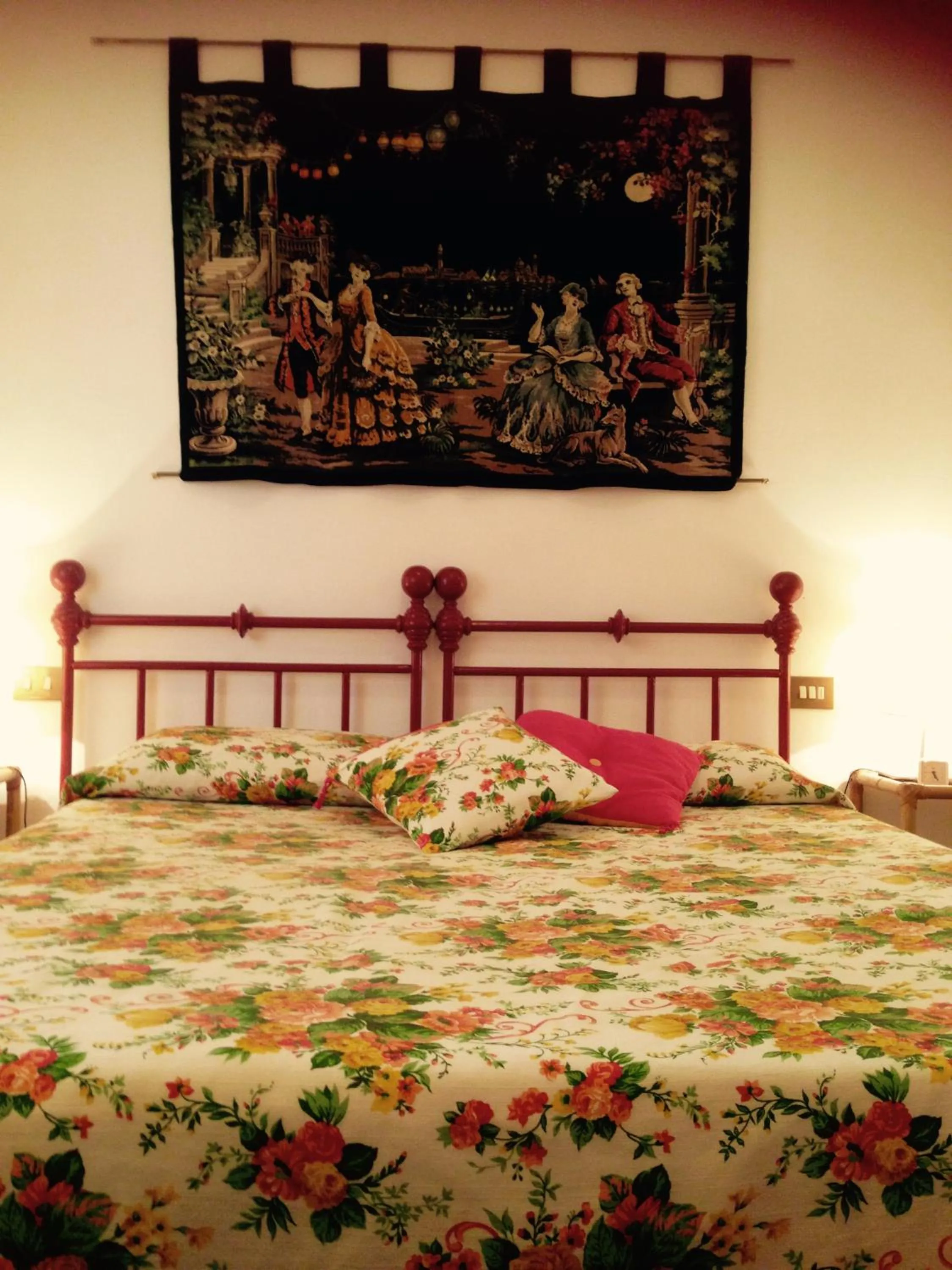 Photo of the whole room, Bed in La Villa di Lucia