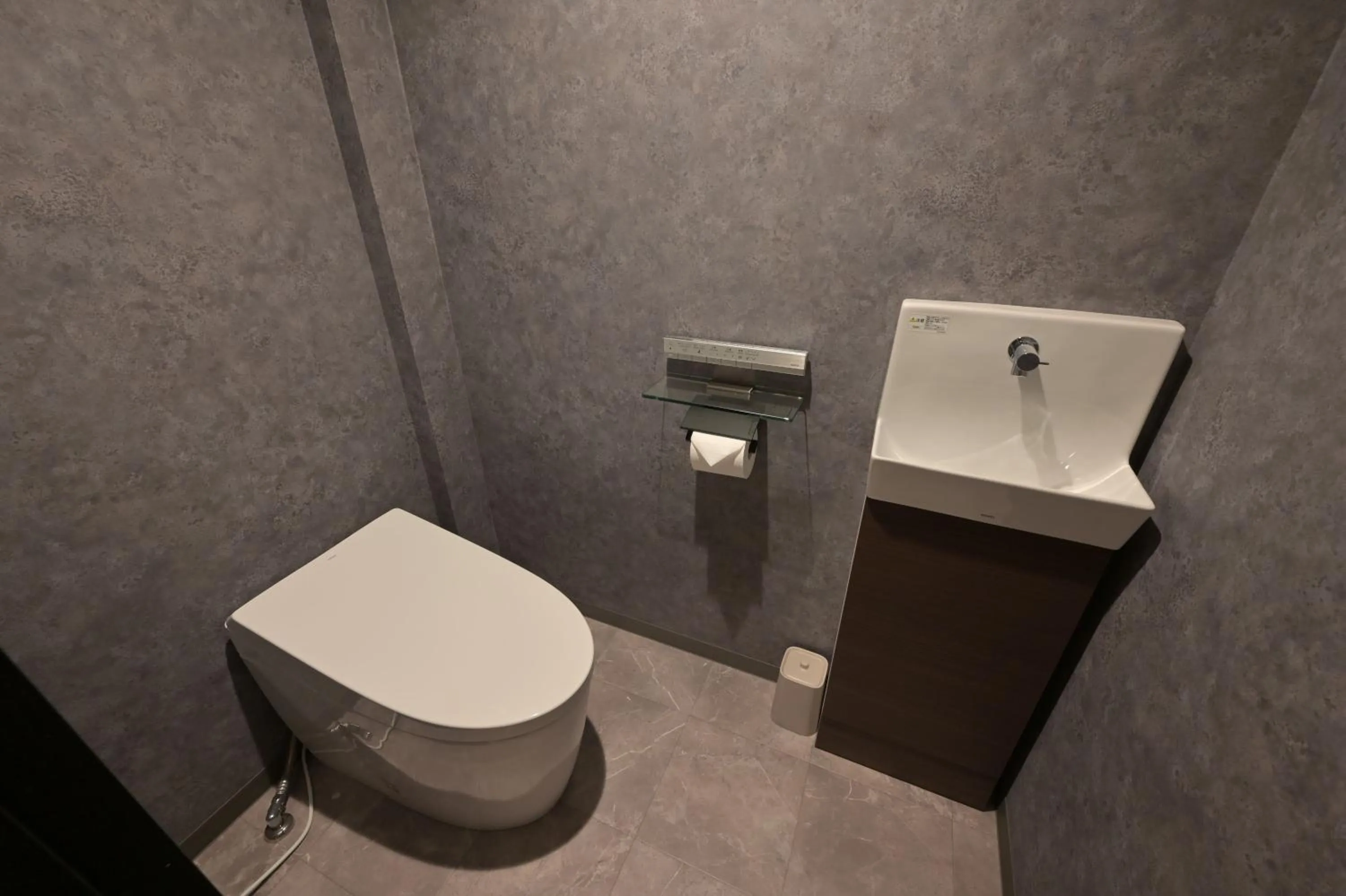 Toilet in HOTEL THE7 Kumamoto