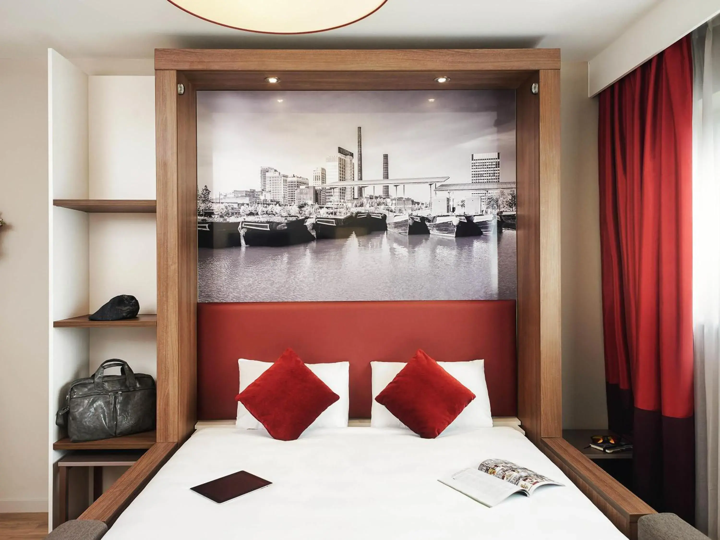 Bedroom, Bed in Aparthotel Adagio Birmingham City Centre Bedroom, Bed in Aparthotel Adagio Birmingham City Centre