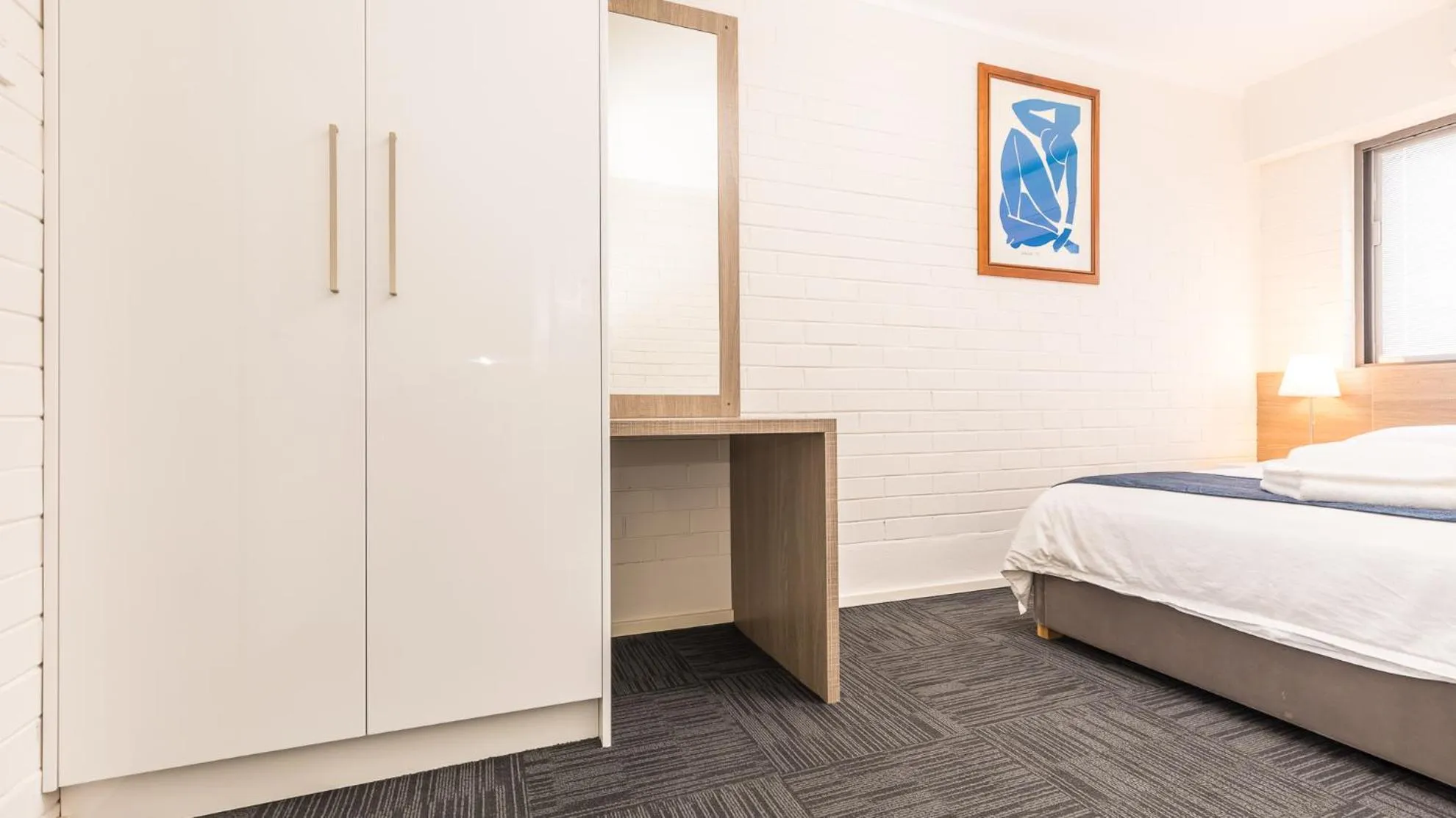 Bed in Batavia Apartments