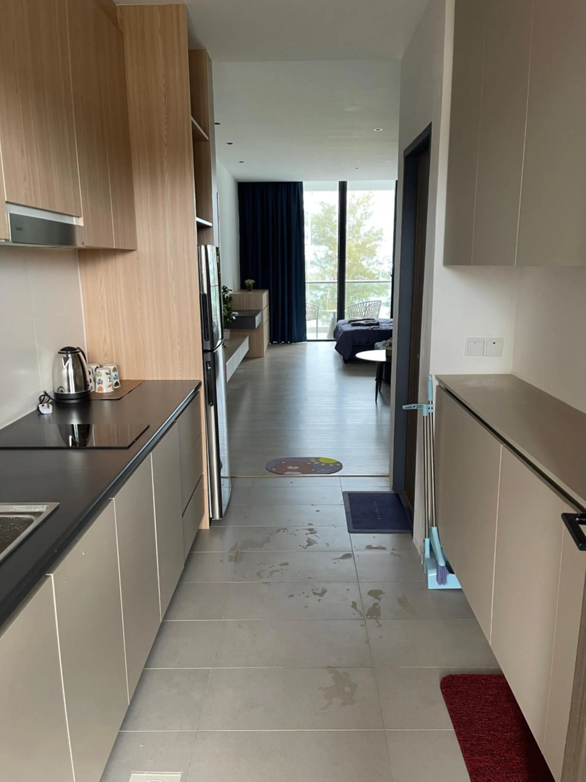 Kitchen or kitchenette in Sematan Roxy Beach Apartment