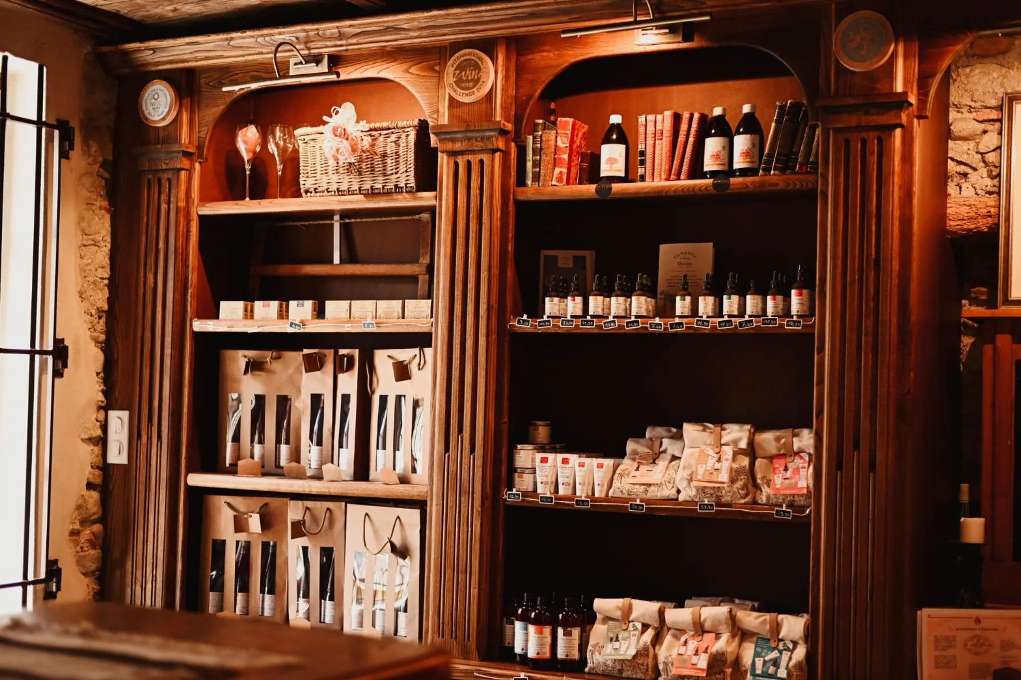 Property building in Demeure de la Carmine, sejour bien-etre d'exception, piscine, hammam, champagne