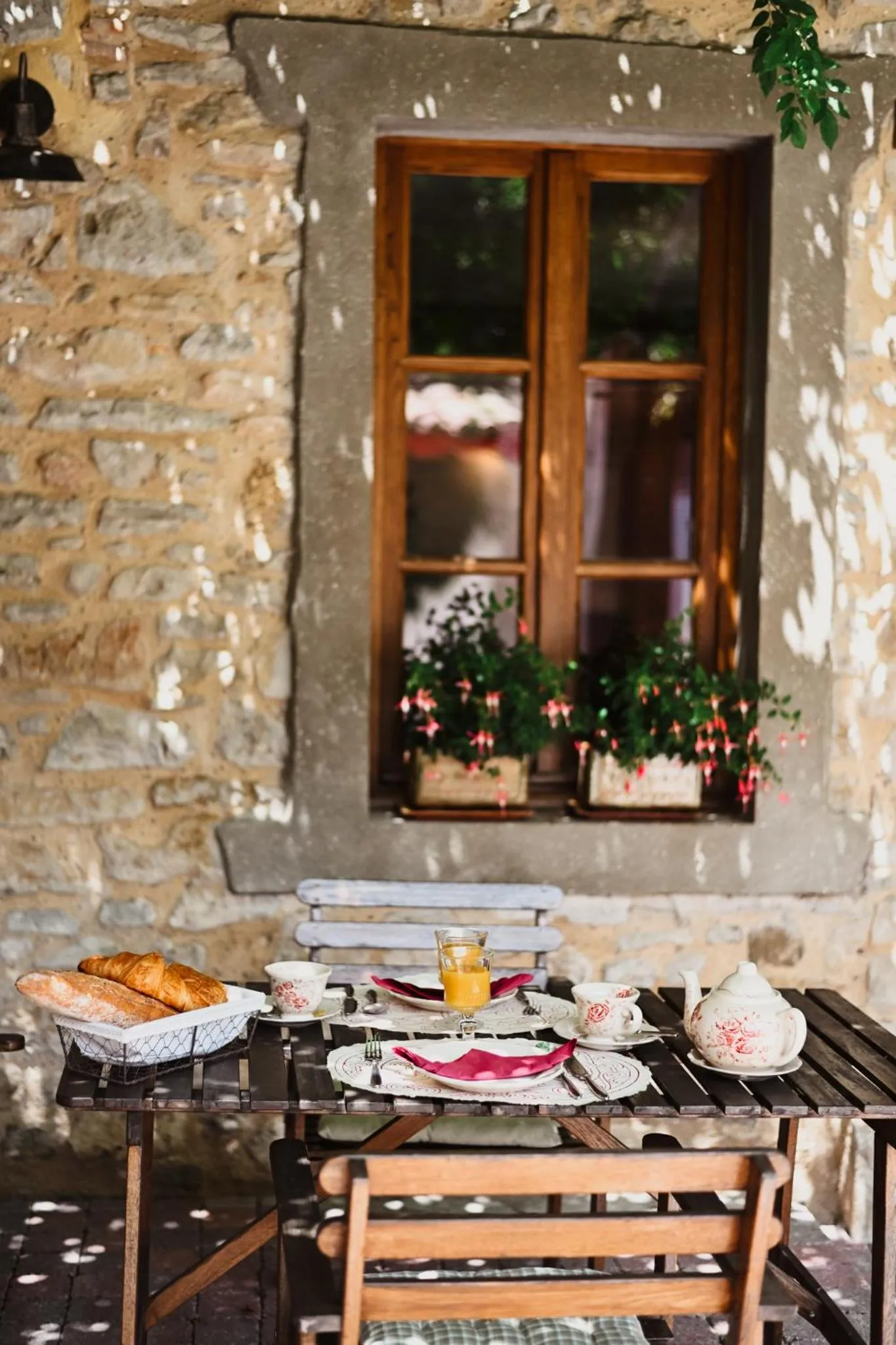 Food and drinks in Demeure de la Carmine, sejour bien-etre d'exception, piscine, hammam, champagne