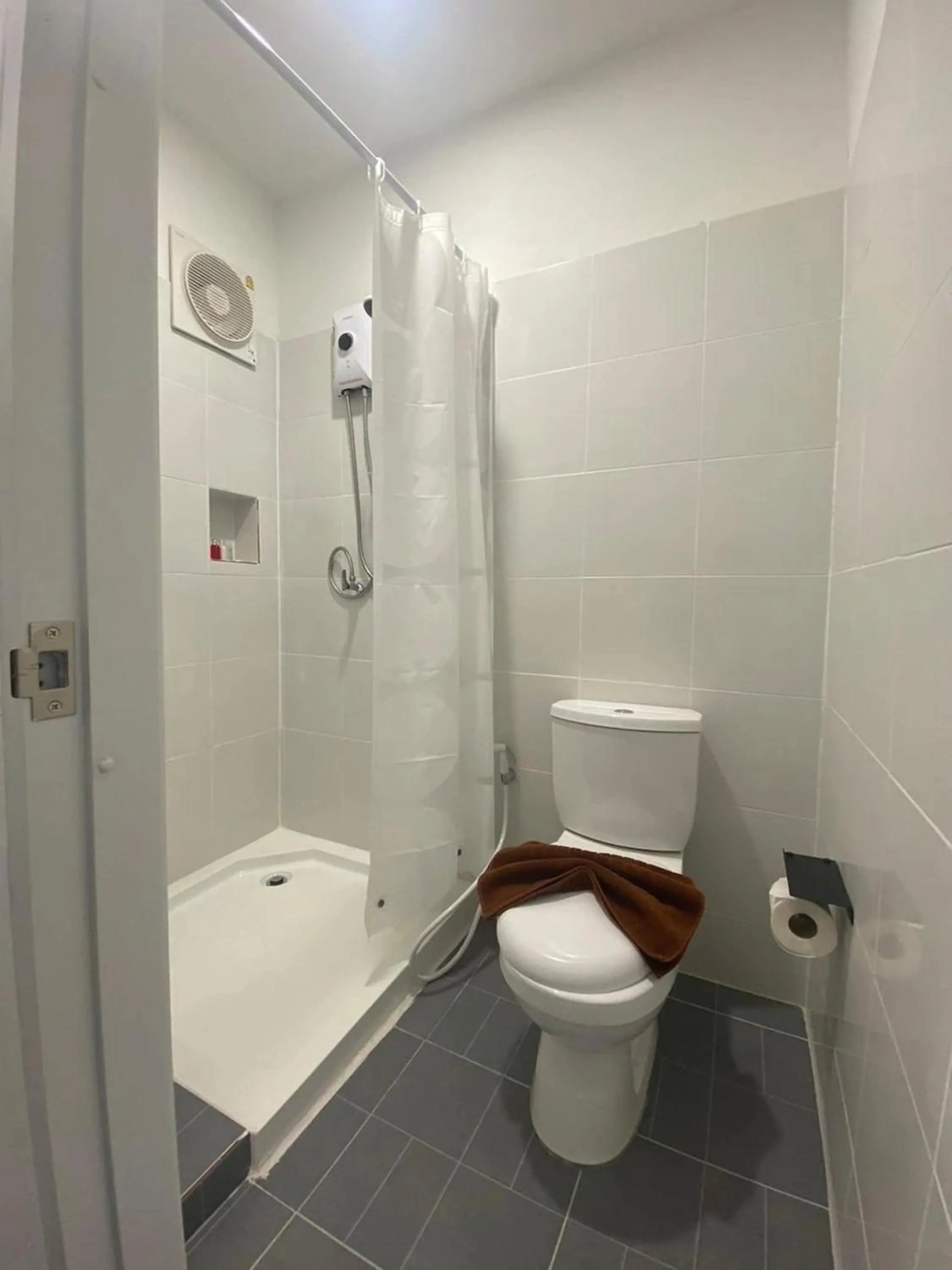 Bathroom in Nomads Homestay Sriracha