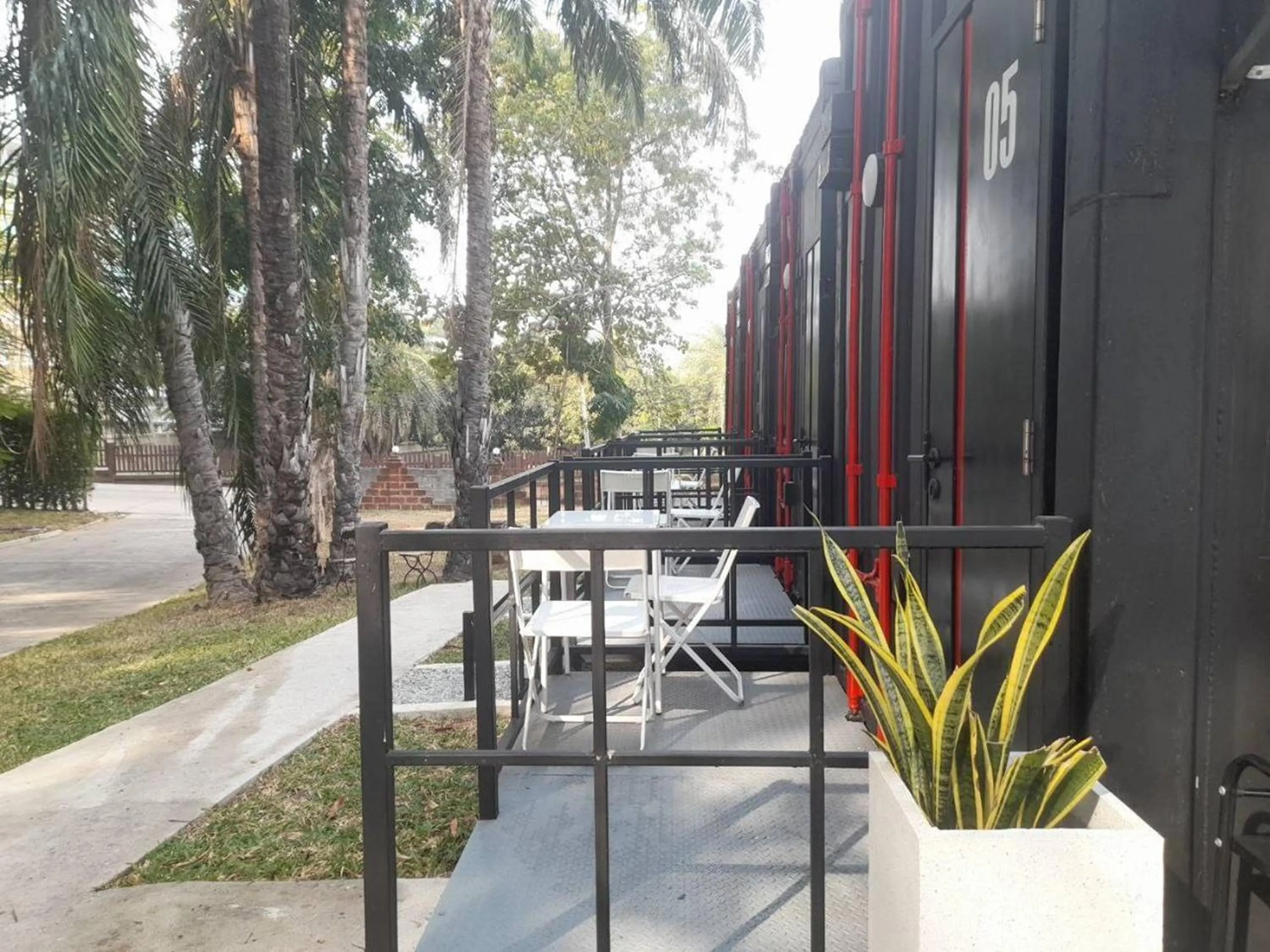 Property building in Nomads Homestay Sriracha
