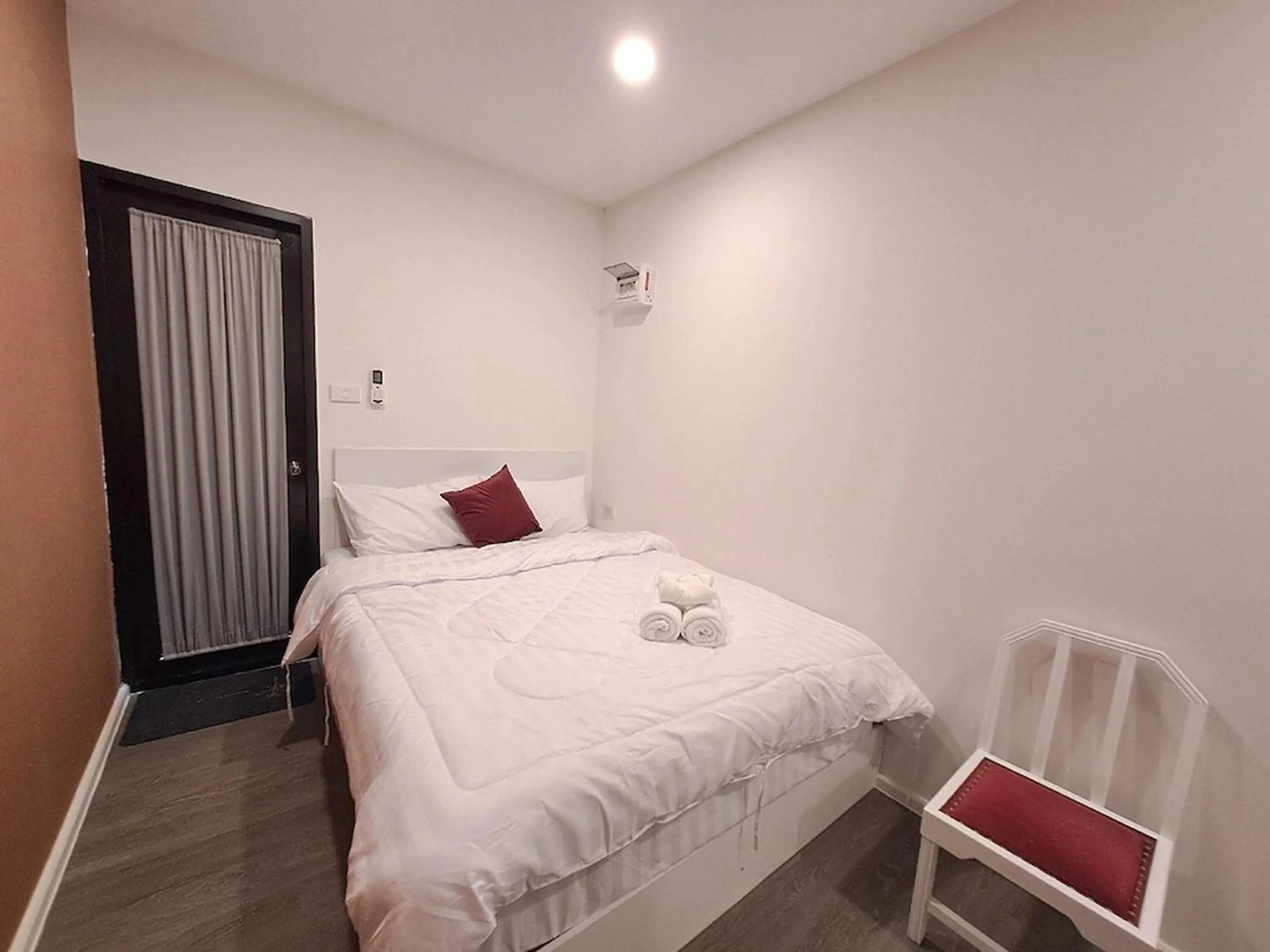 Bedroom, Bed in Nomads Homestay Sriracha