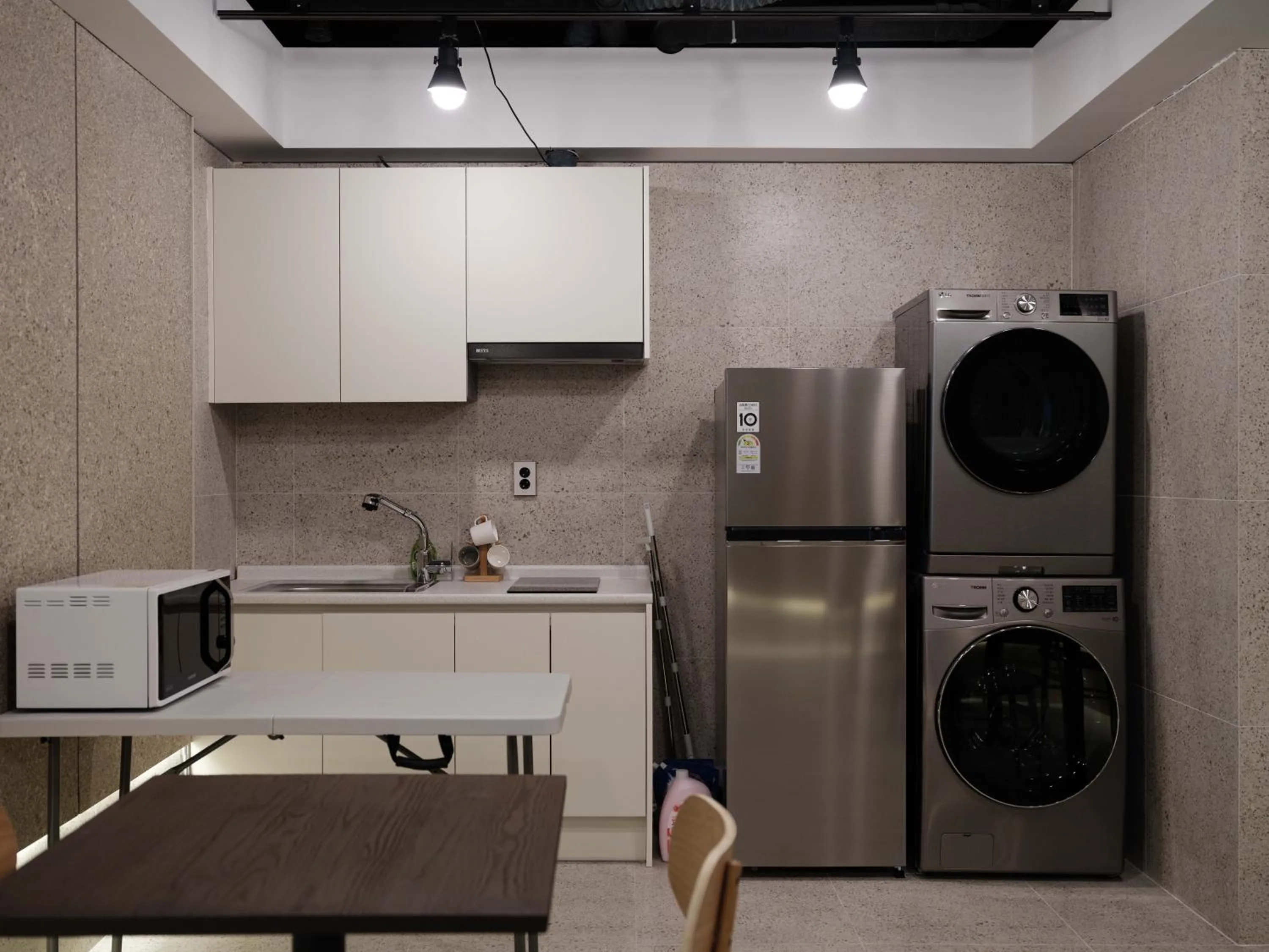 Kitchen or kitchenette in Vibe Hotel Gimhae Jangyu