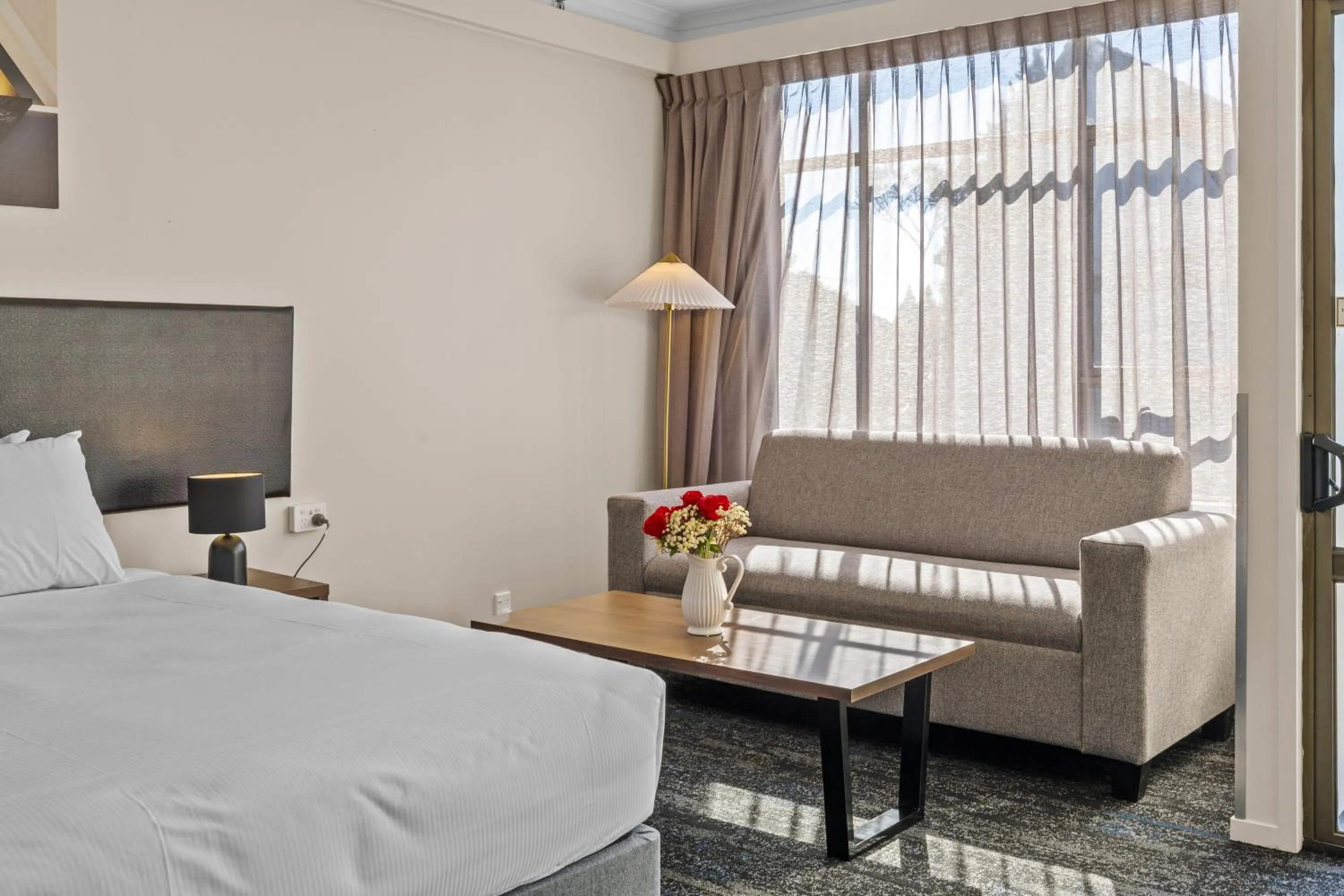 Bedroom, Bed in Imperial Hotel Rotorua