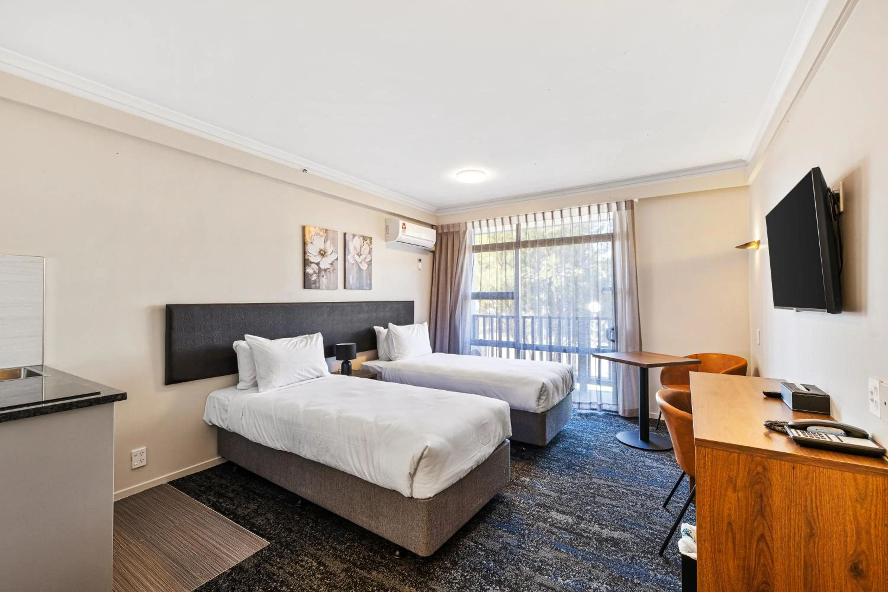 Bedroom, Bed in Imperial Hotel Rotorua